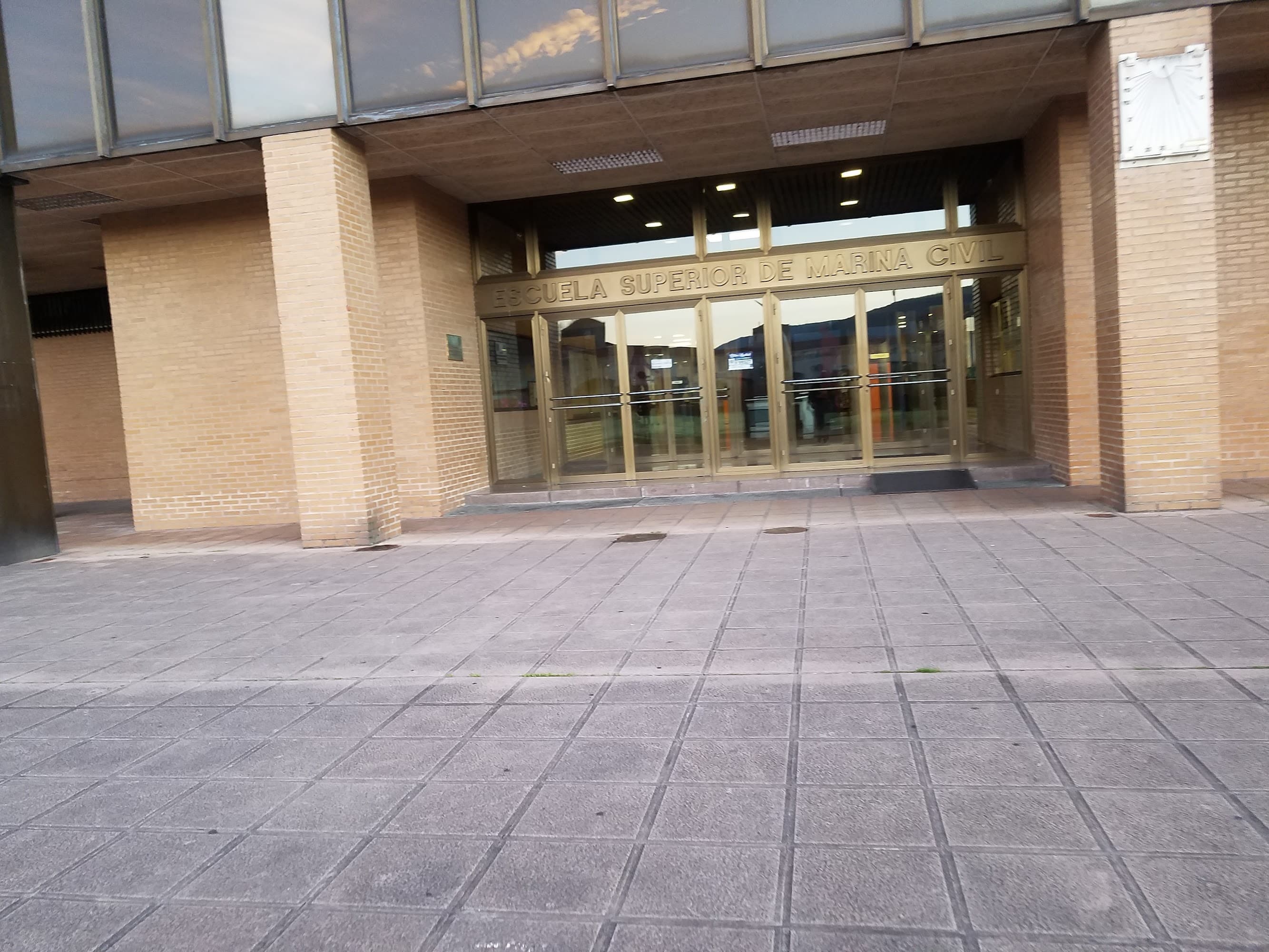 Foto secundaria del campus Escuela Superior de Marina Civil