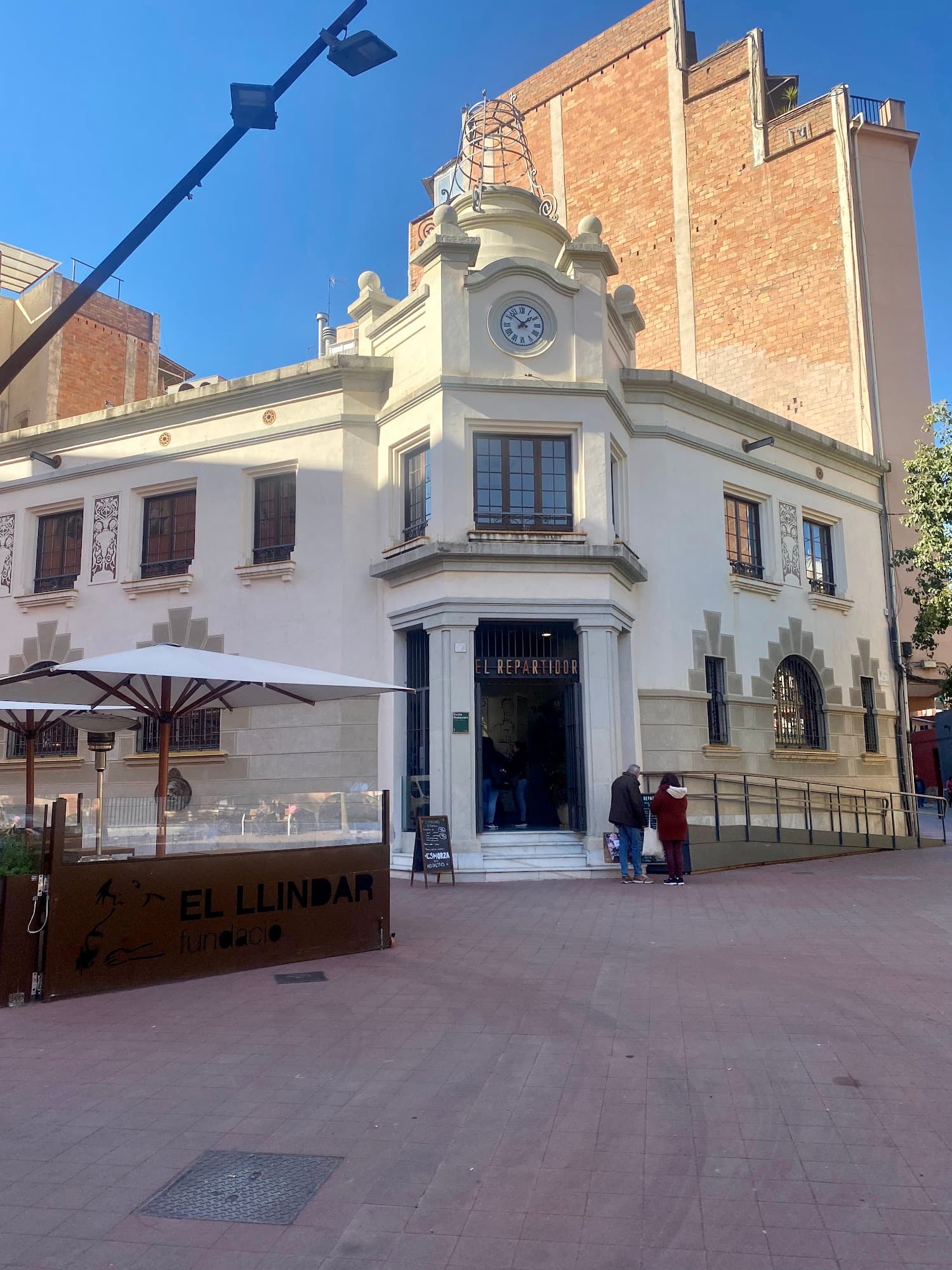 Foto secundaria del campus El Repartidor