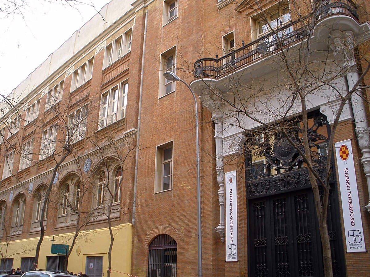 Foto secundaria del campus Centro de Enseñanza Superior Cardenal Cisneros