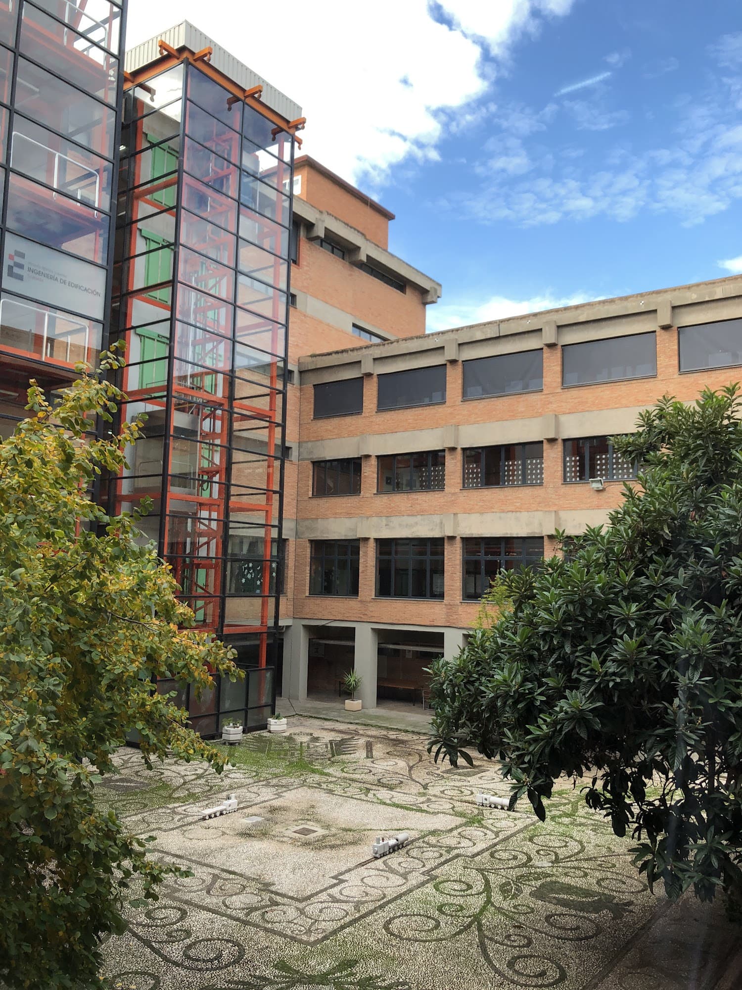 Foto secundaria del campus Escuela Técnica Superior de Ingeniería de Edificación