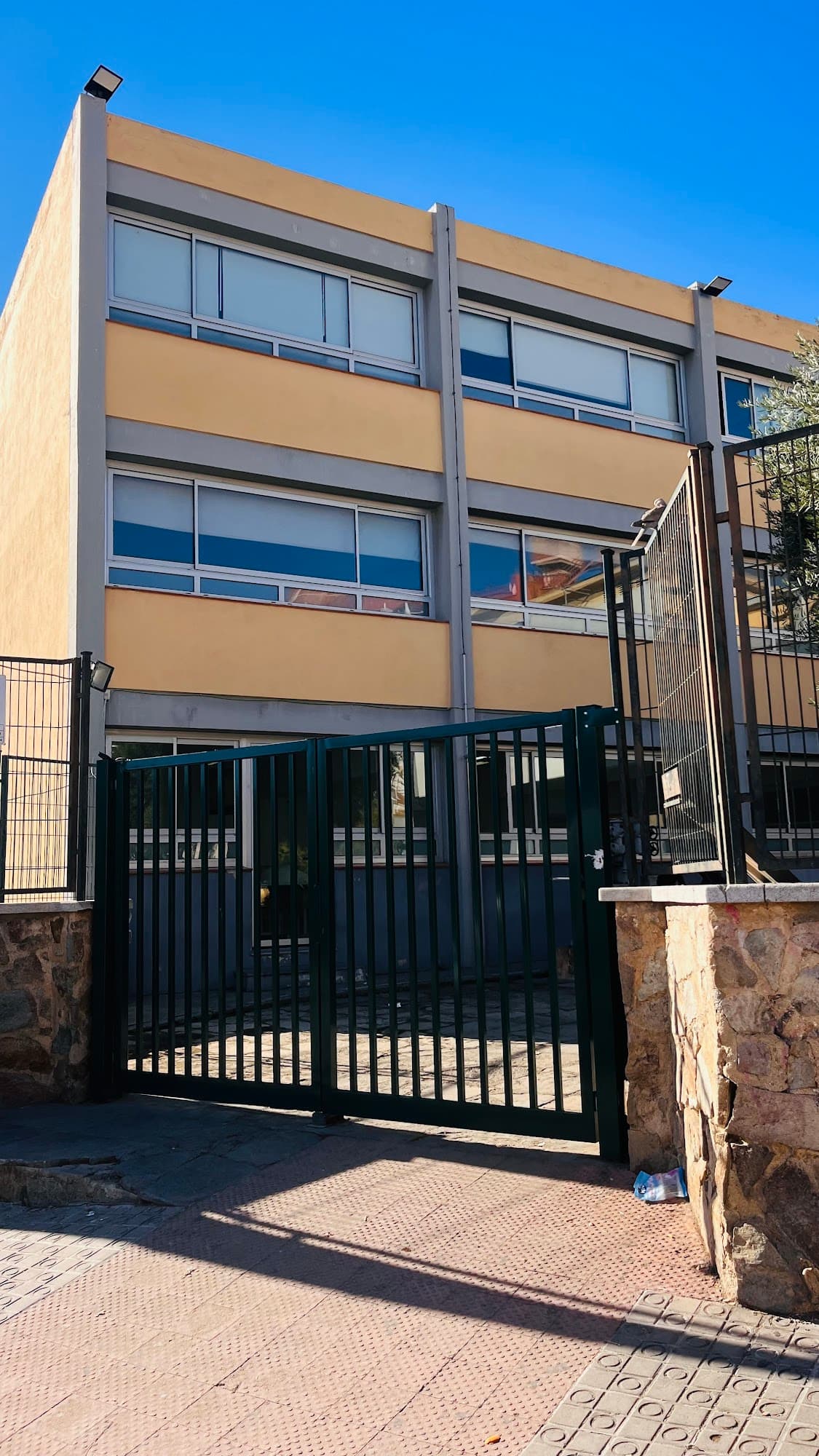 Foto secundaria del campus Institut Miquel Biada