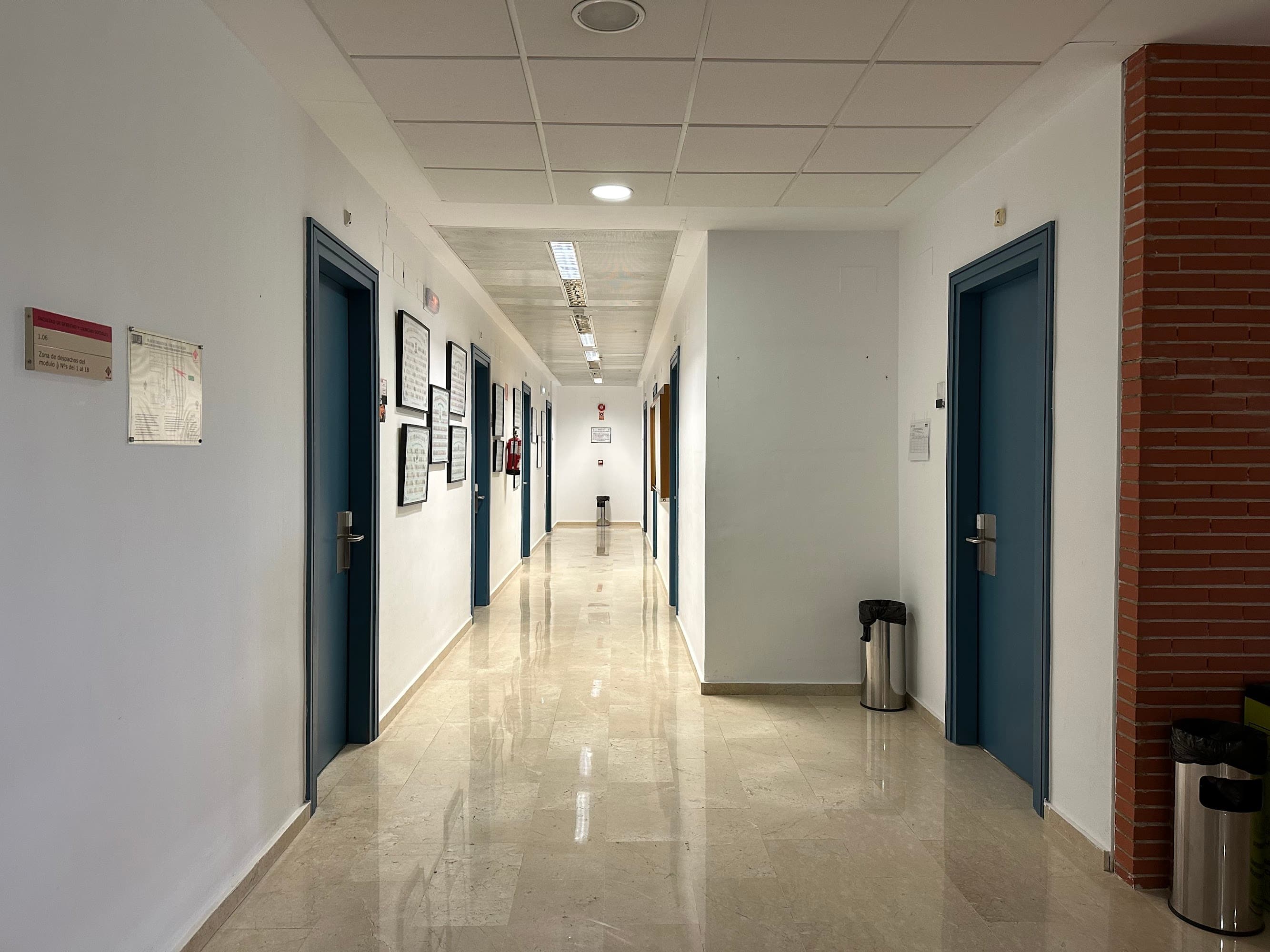 Foto secundaria del campus Facultad de Derecho y Ciencias Sociales