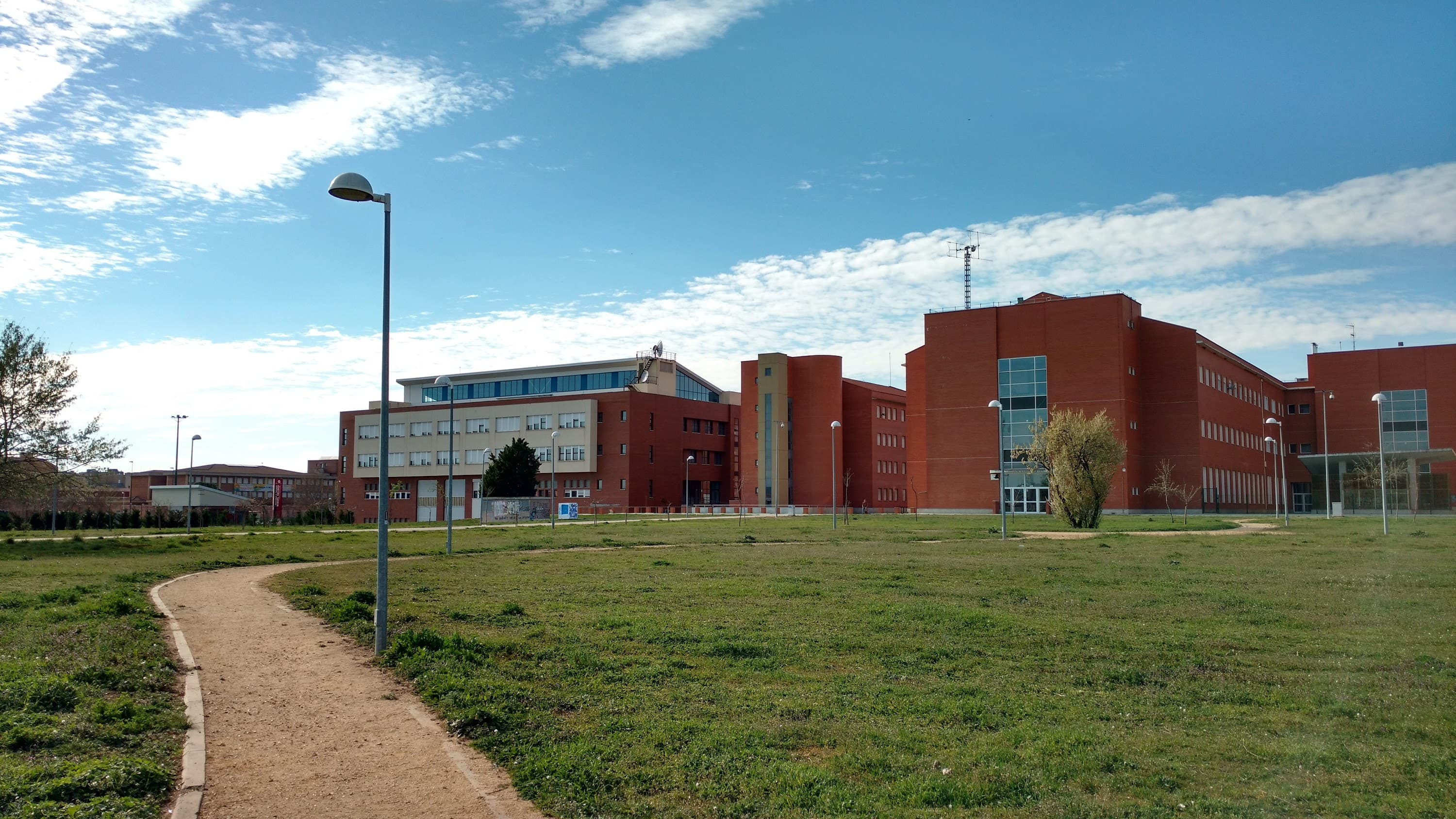 Foto secundaria del campus Escuela Técnica Superior de Ingenieros de Telecomunicación
