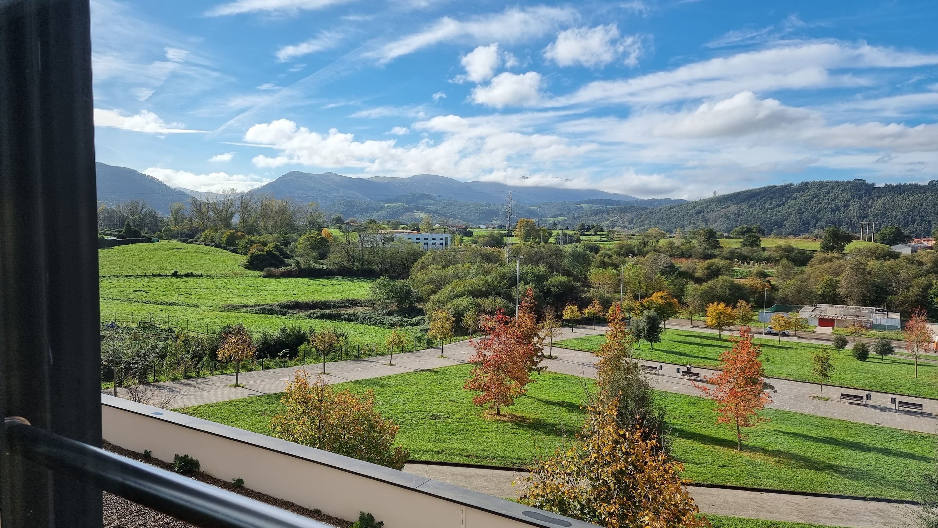Foto secundaria del campus Escuela Universitaria de Fisioterapia Gimbernat-Cantabria