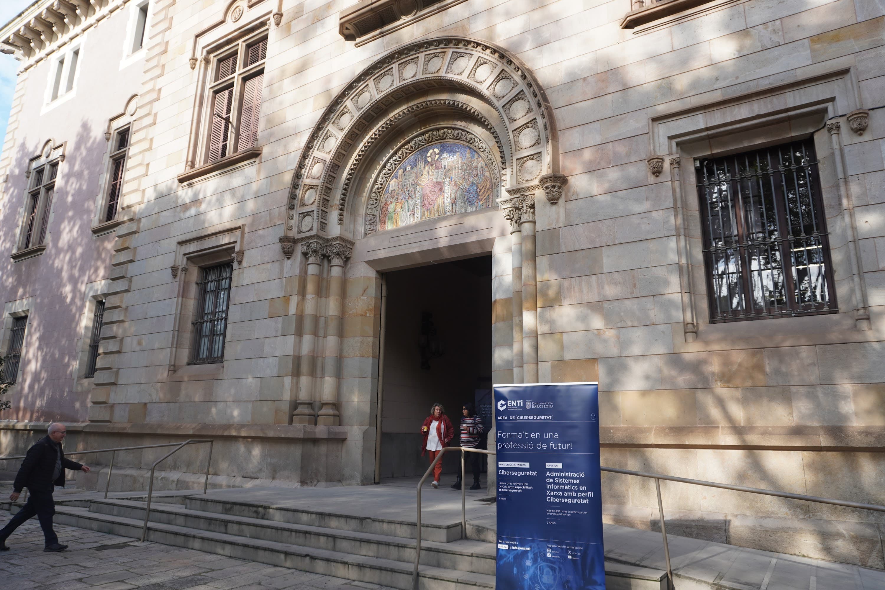Foto secundaria del campus ENTI - Escuela de Nuevas Tecnologías Interactivas