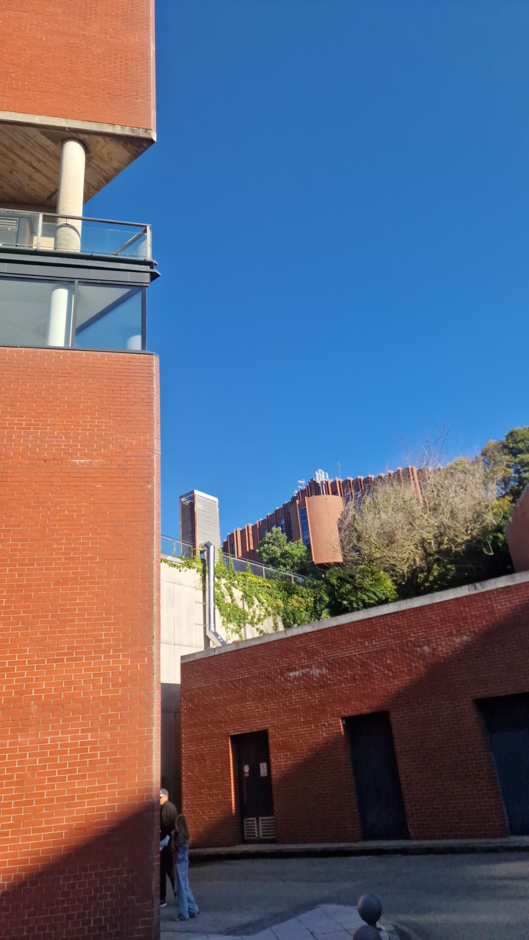 Foto secundaria del campus Escuela Técnica Superior de Ingenieros de Caminos, Canales y Puertos