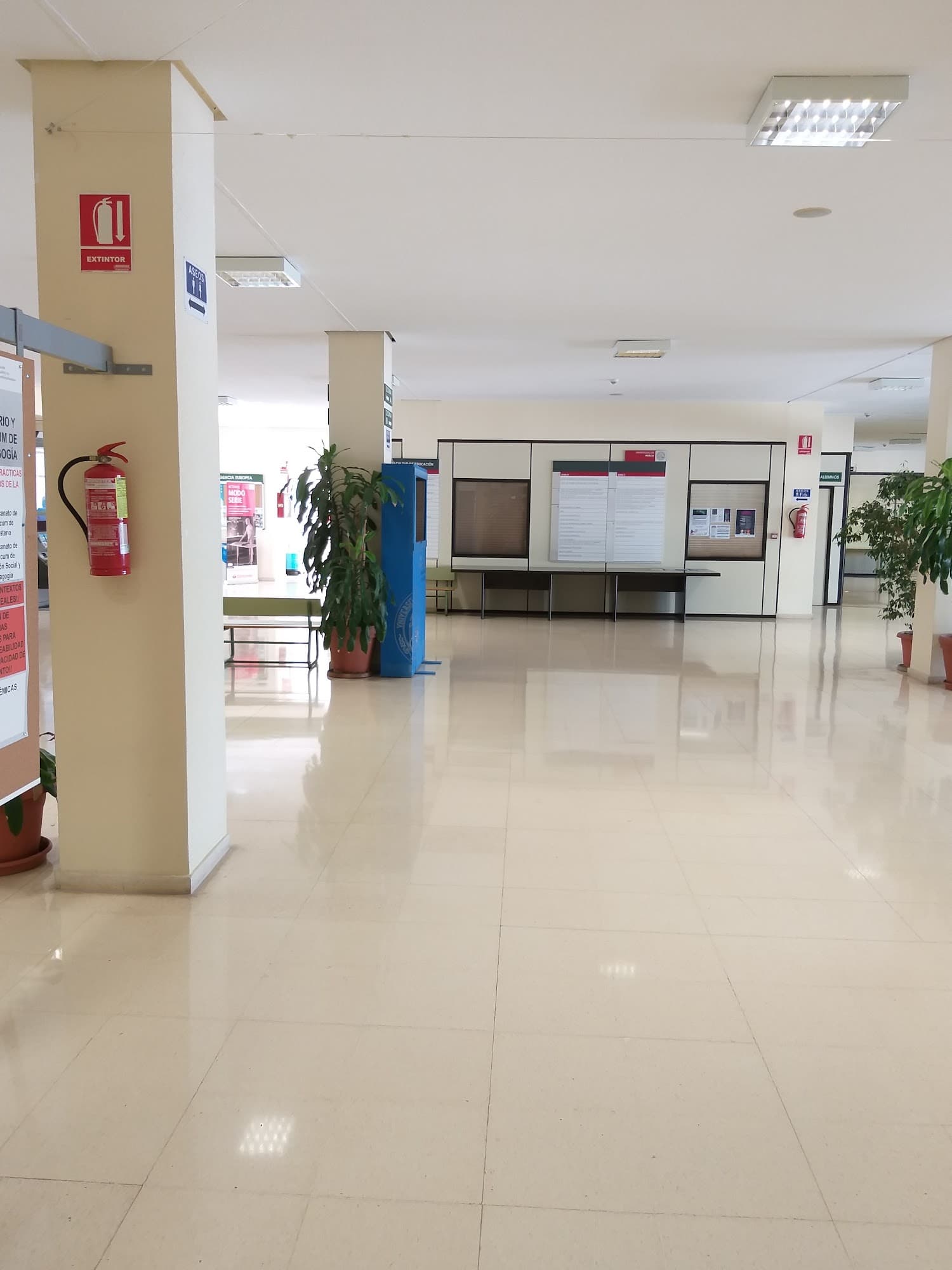 Foto secundaria del campus Facultad de Educación