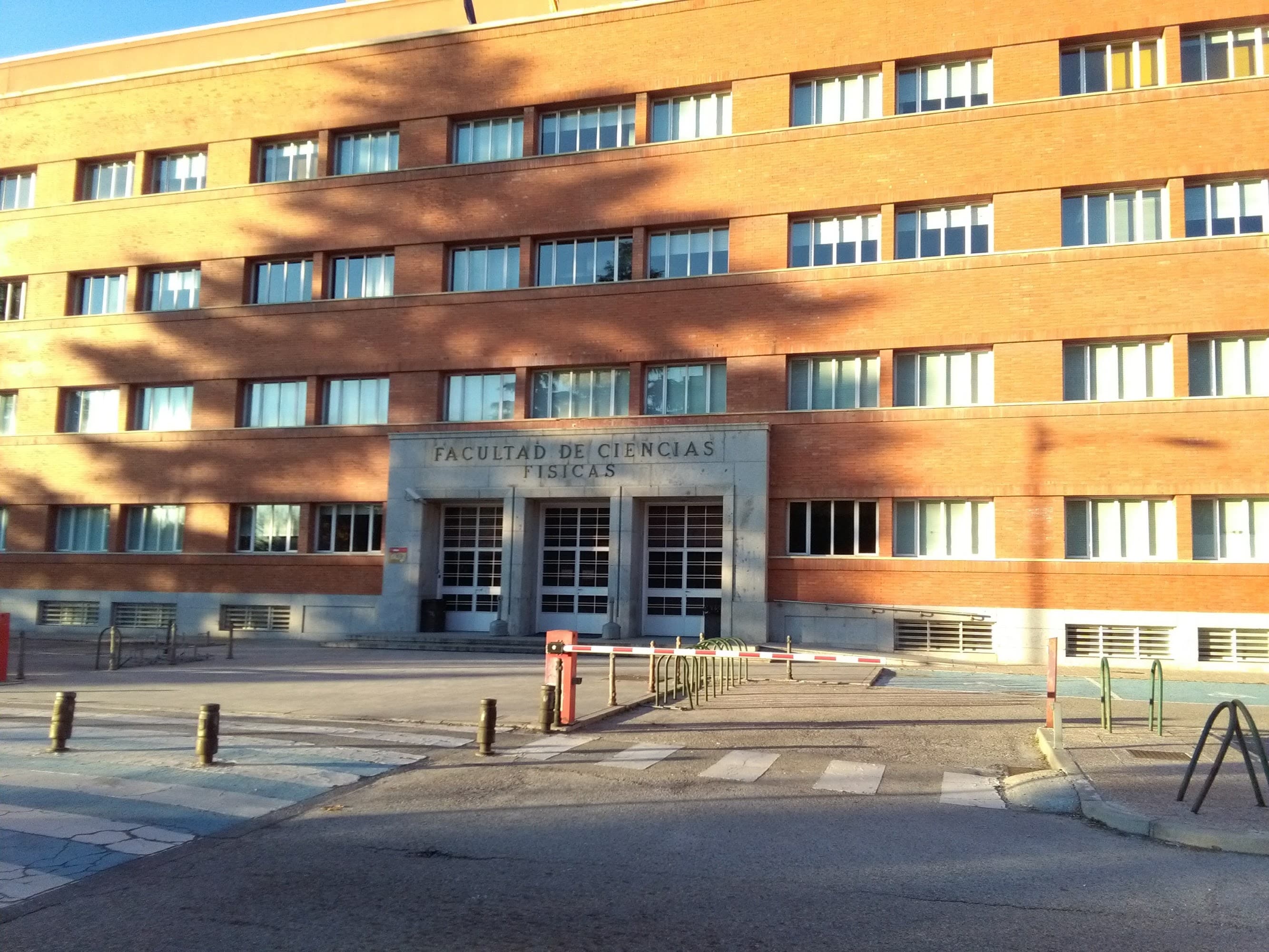Foto secundaria del campus Facultad de Ciencias Físicas
