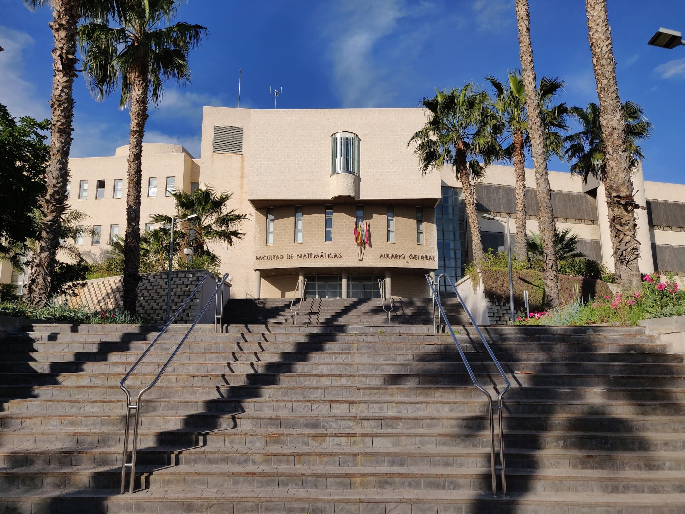 Foto del campus Facultad de Matemáticas