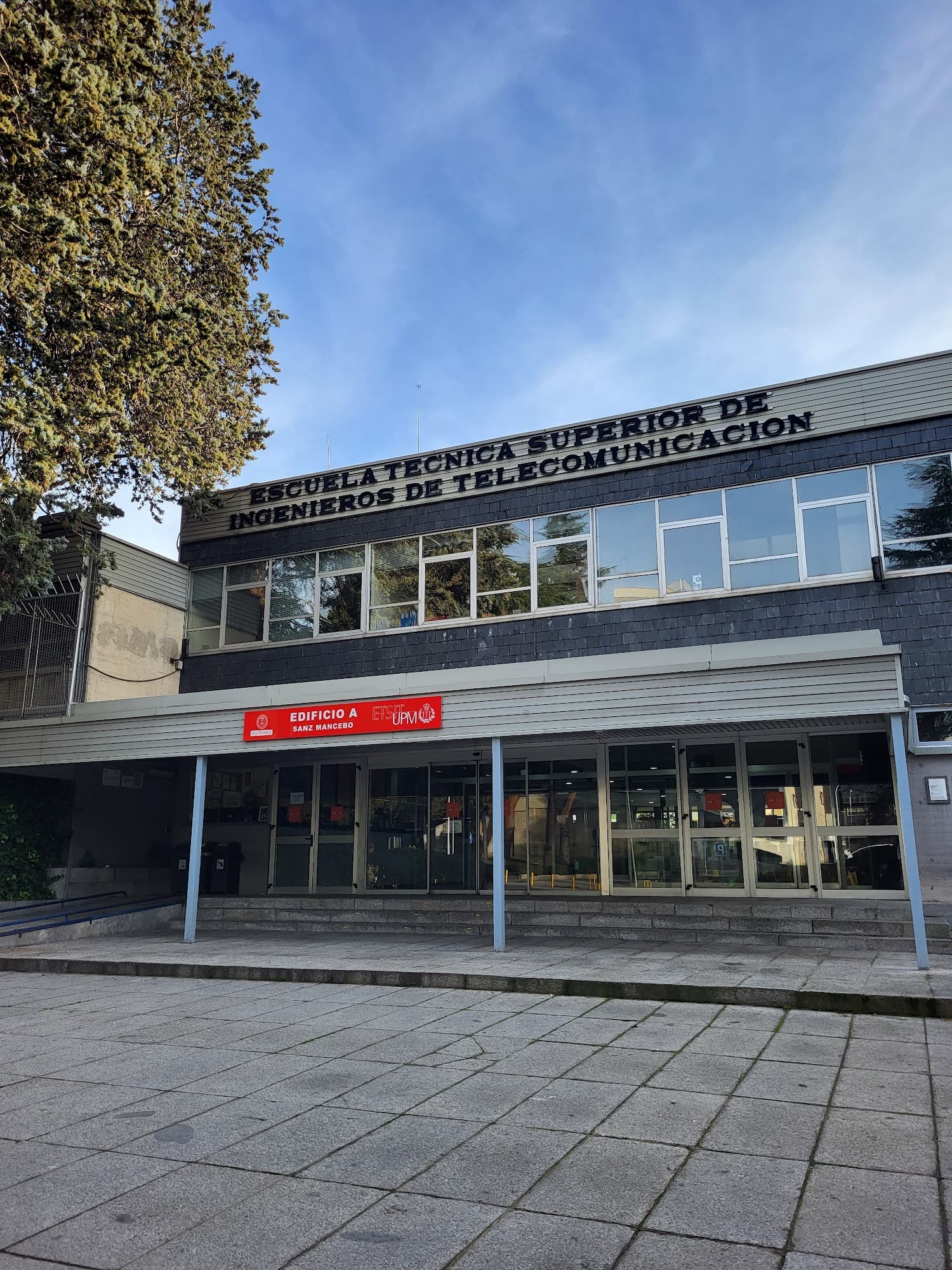 Foto del campus Escuela Técnica Superior de Ingenieros de Telecomunicación