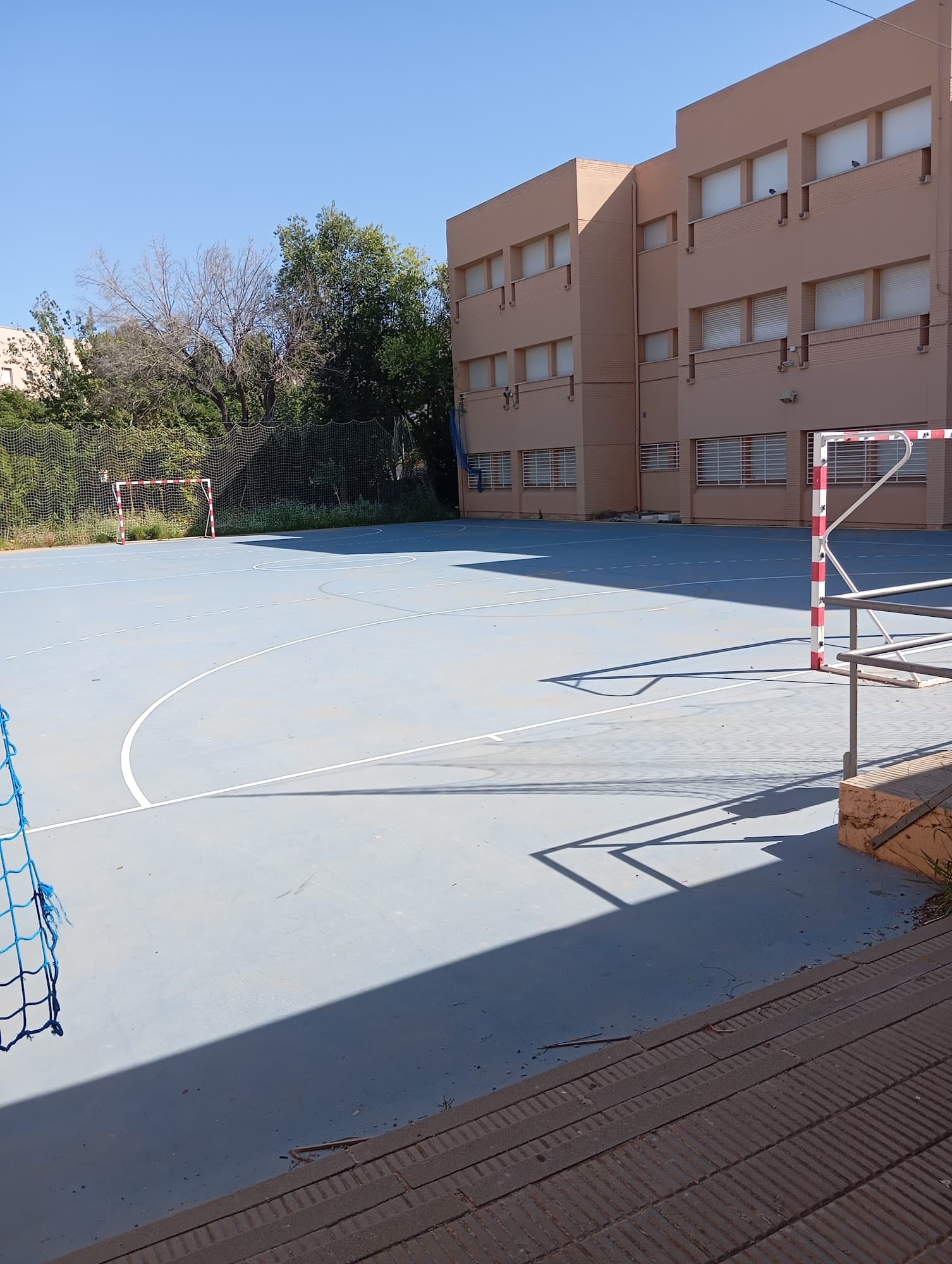 Foto secundaria del campus Institut Les Salines