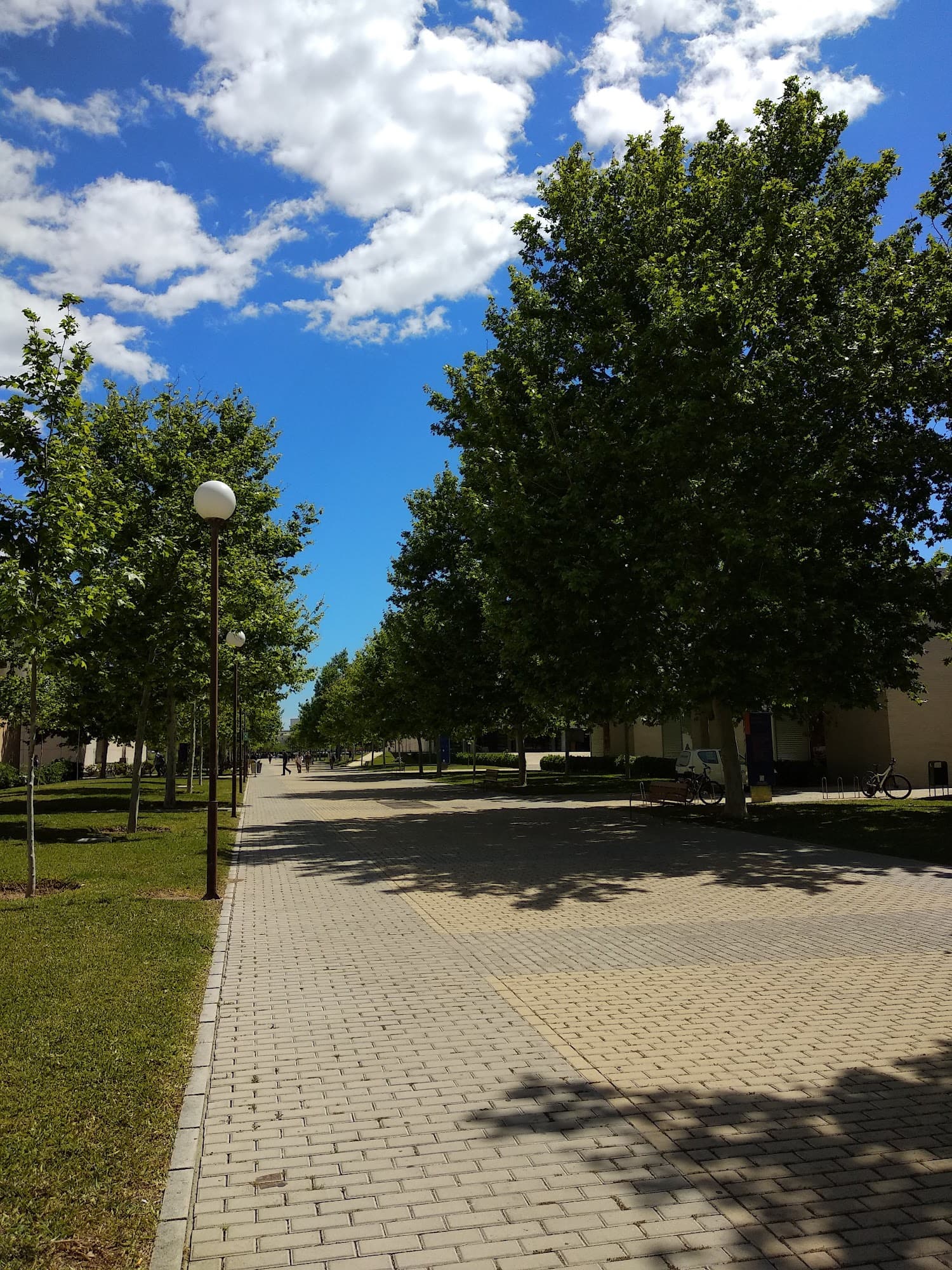Foto secundaria del campus Facultad de Ciencias Económicas y Empresariales