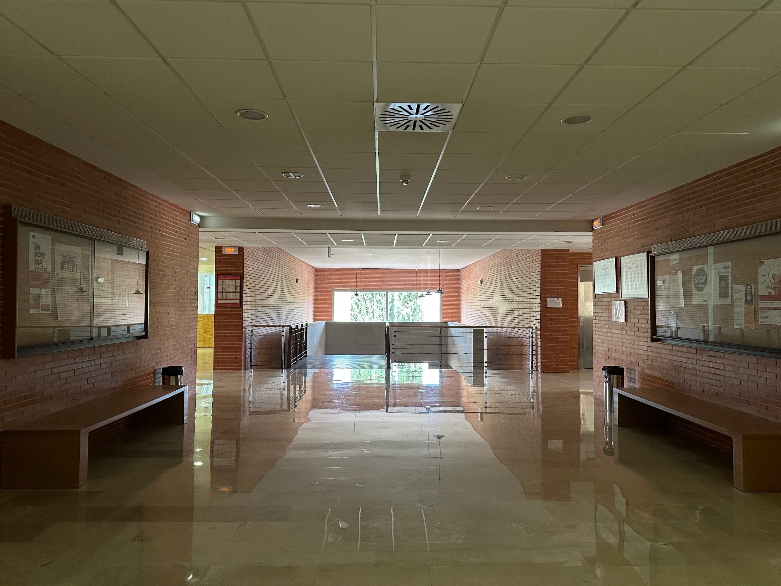Foto secundaria del campus Facultad de Derecho y Ciencias Sociales