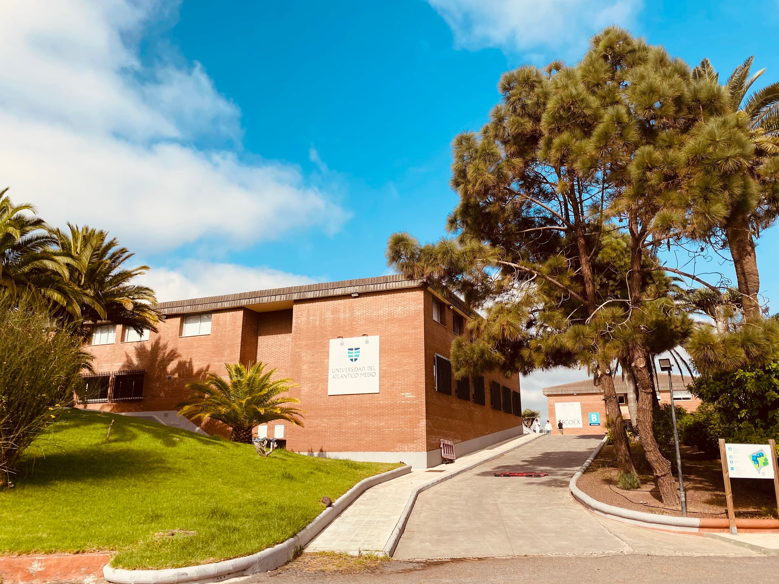 Foto secundaria del campus Escuela de Ingeniería en Sistemas de Información