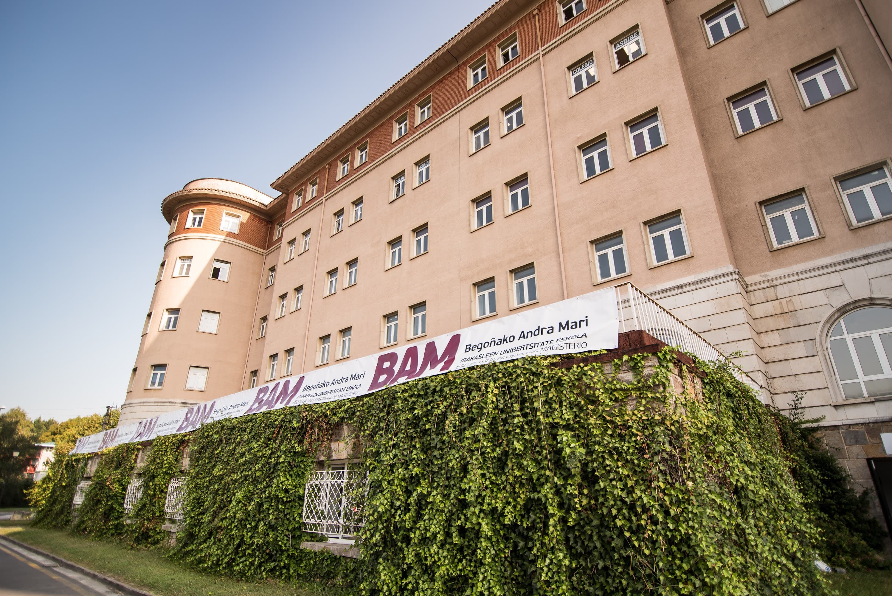 Foto secundaria del campus Escuela Universitaria de Magisterio Begoñako Andra Mari