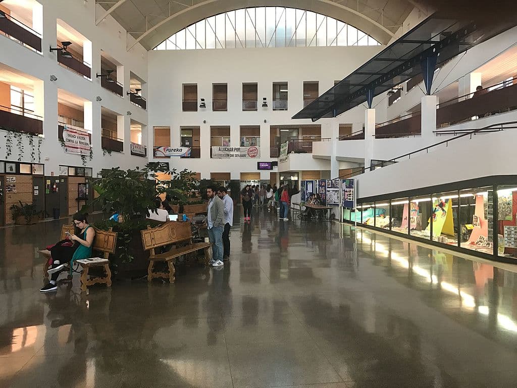 Foto secundaria del campus Facultad de Ciencias de la Educación