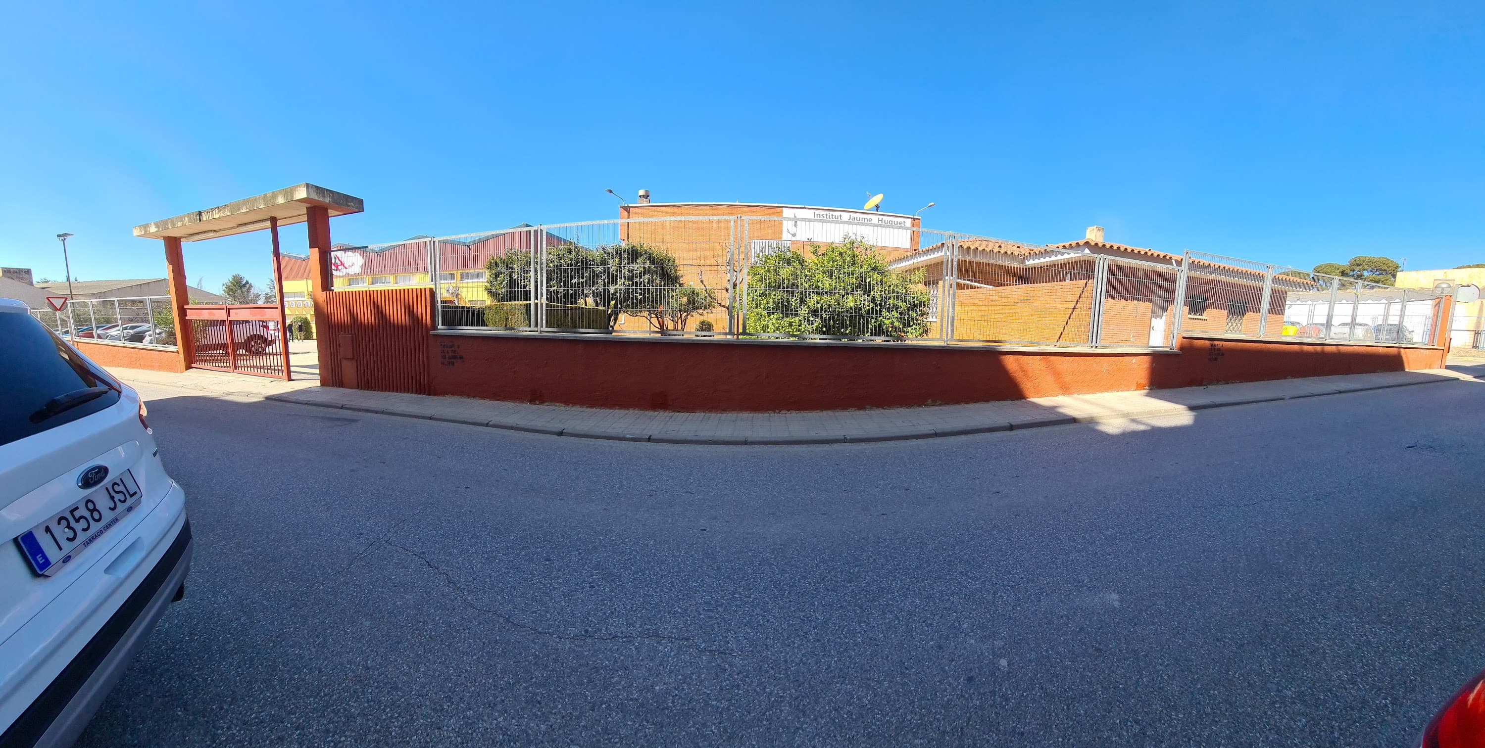 Foto secundaria del campus Institut Jaume Huguet