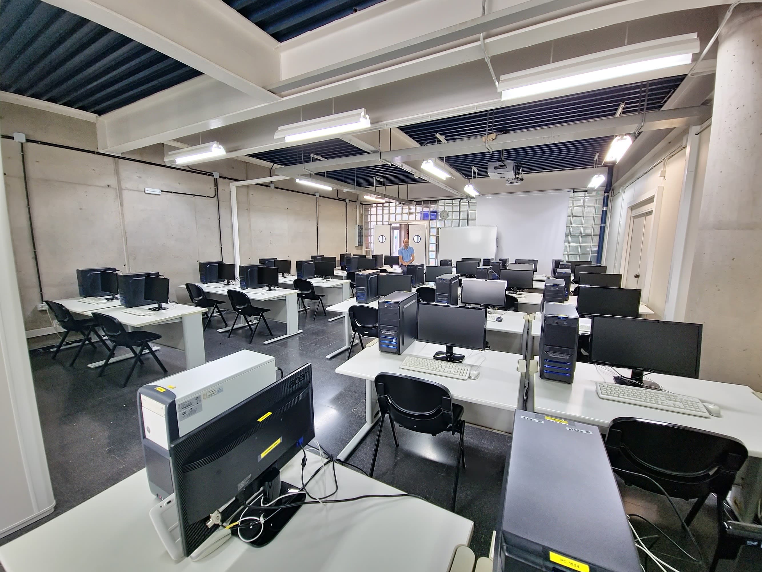 Foto secundaria del campus Escuela de Ingeniería Informática