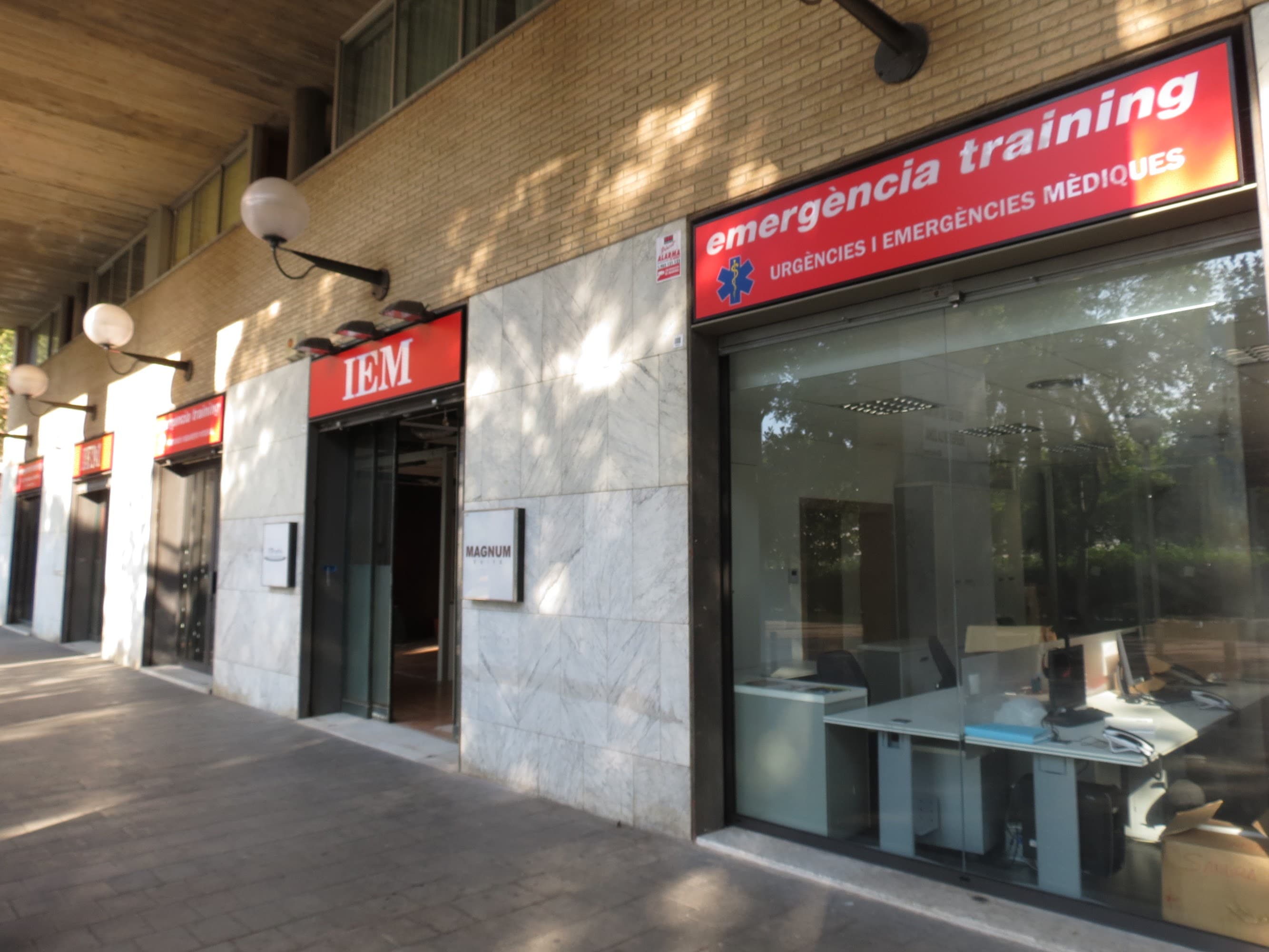Foto secundaria del campus IEM-Institut d'Estudis Mèdics