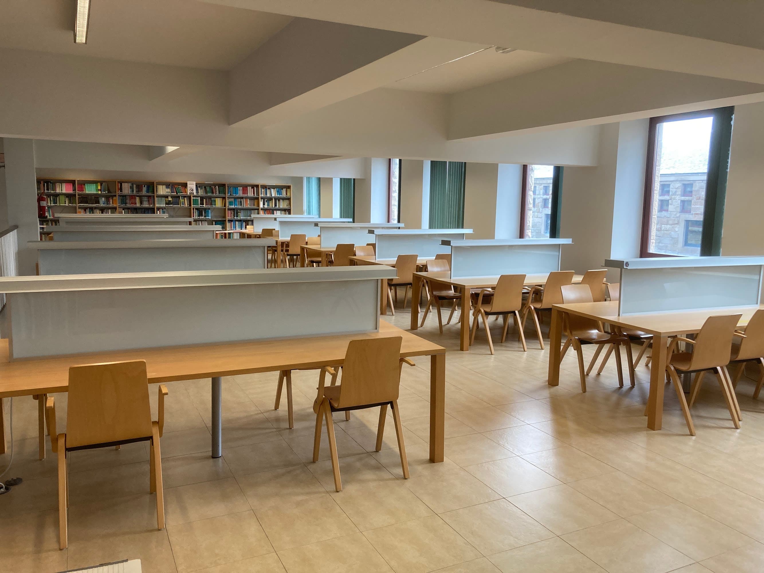 Foto secundaria del campus Facultad de Comercio, Turismo y Ciencias Sociales Jovellanos