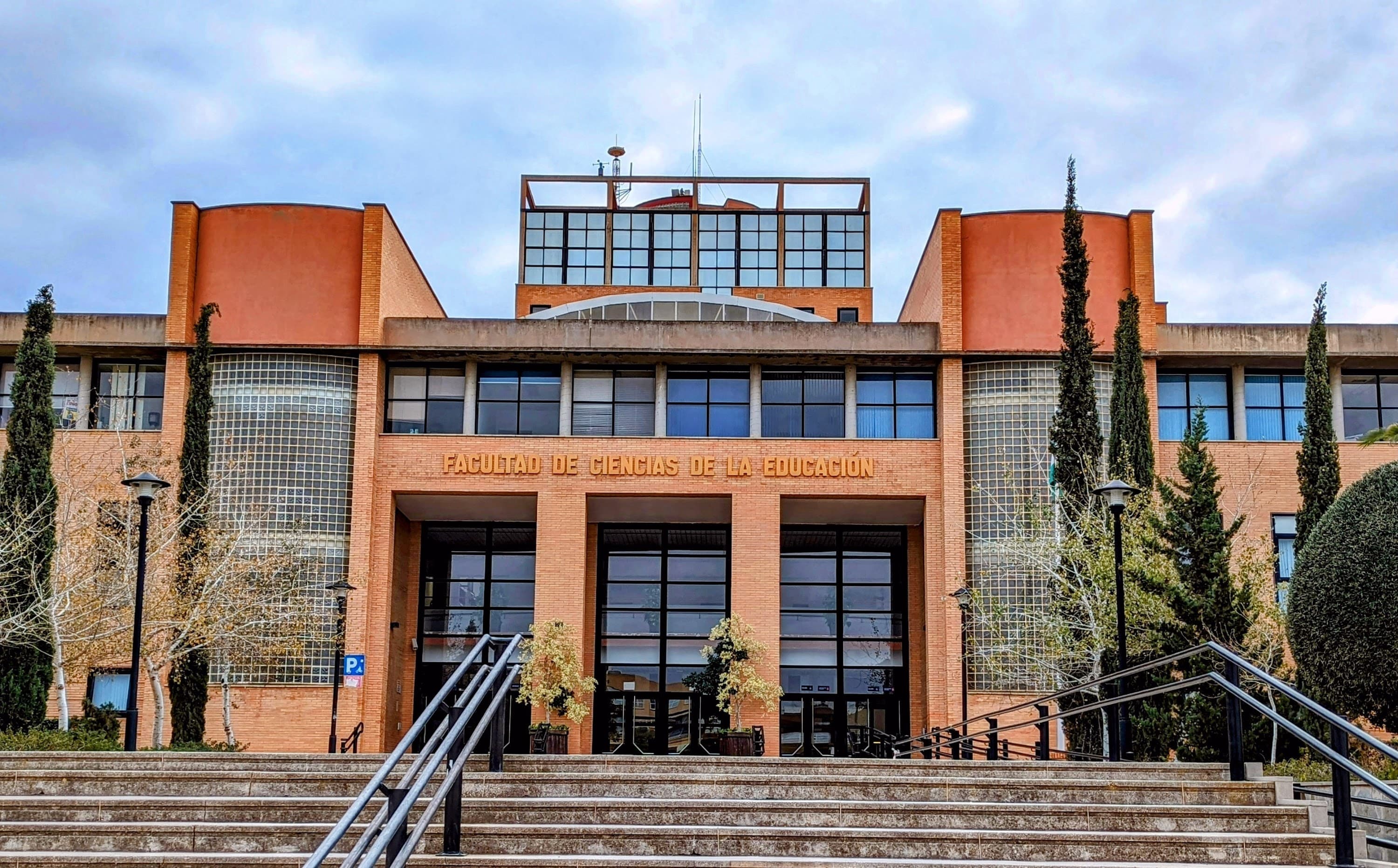 Foto secundaria del campus Facultad de Ciencias de la Educación