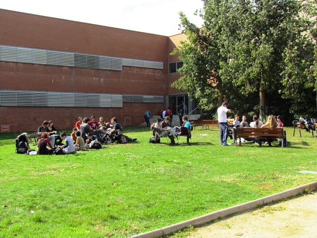 Foto secundaria del campus FME - Facultad de Matemáticas y Estadística
