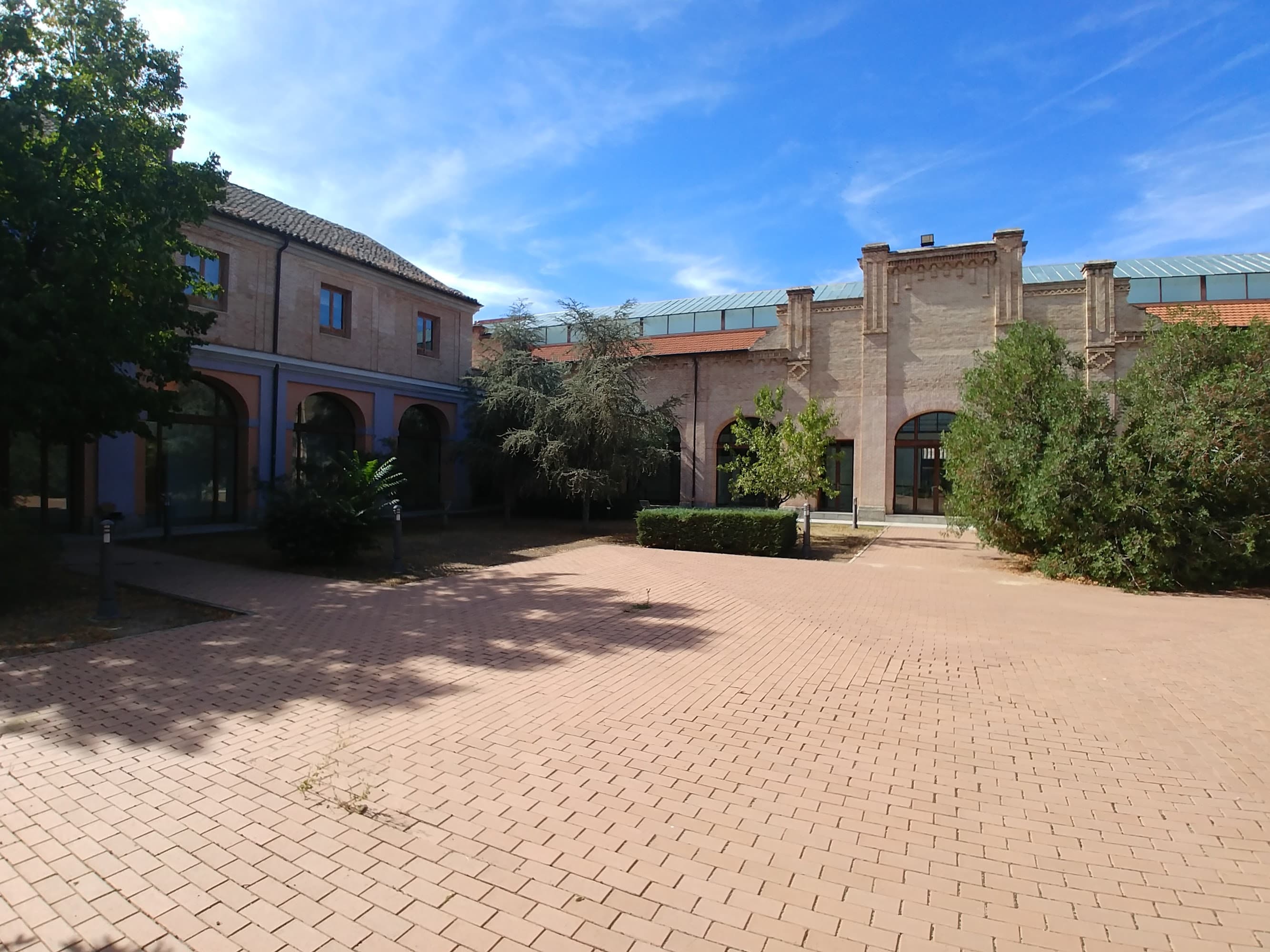 Foto secundaria del campus Facultad de Ciencias Ambientales y Bioquímica de Toledo