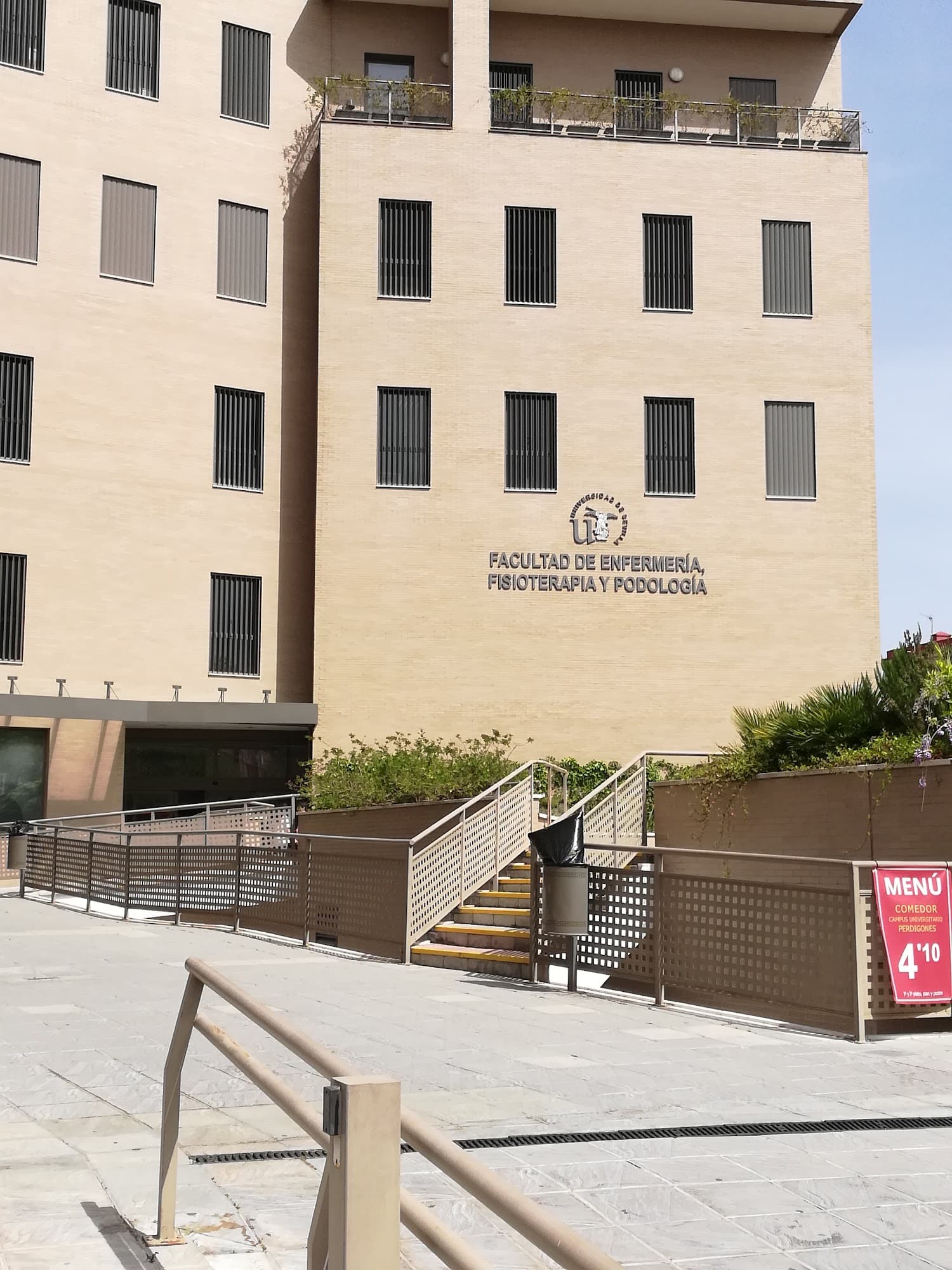 Foto del campus Facultad de Enfermería, Fisioterapia y Podología