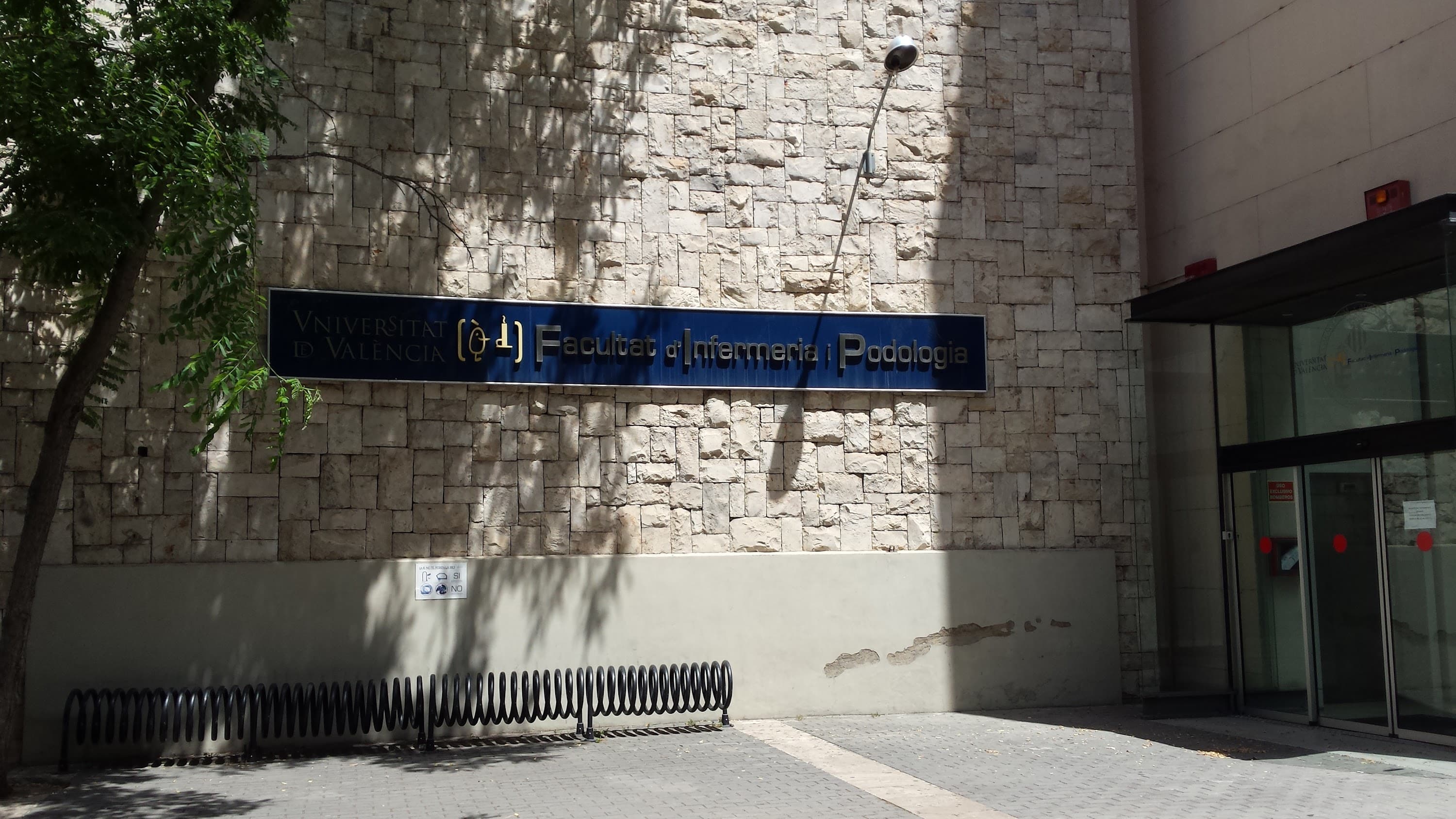 Foto secundaria del campus Facultat d´Infermeria i Podologia