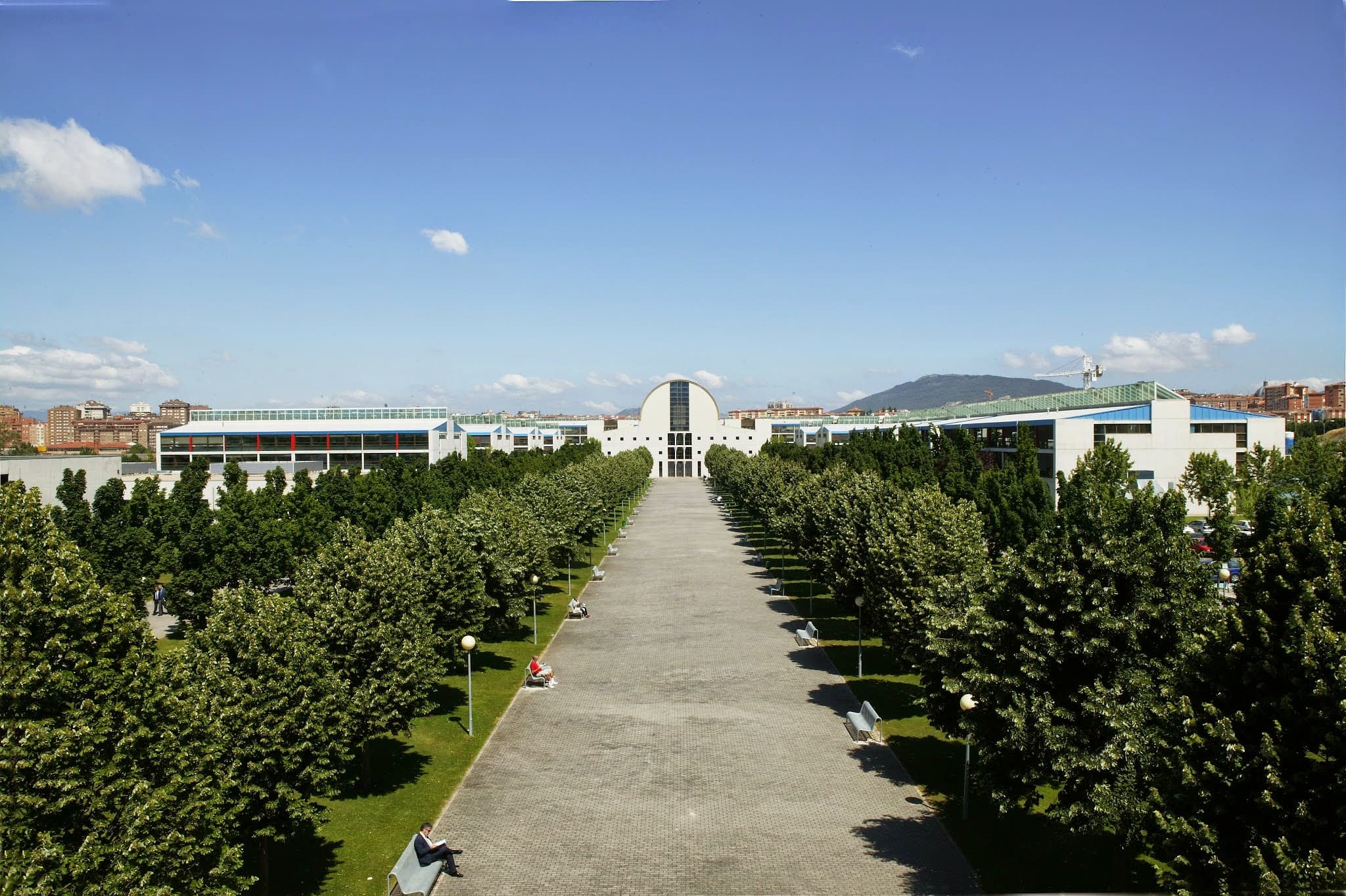 Foto del campus Escuela Técnica Superior de Ingeniería Industrial, Informática y Telecomunicación