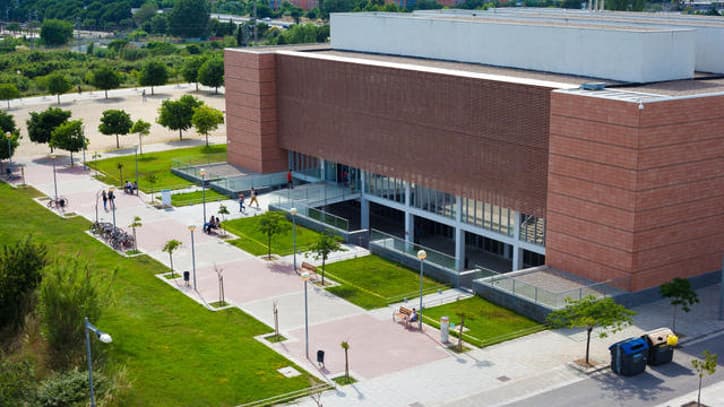 Foto del campus EETAC - Escuela de Ingeniería de Telecomunicación y Aeroespacial de Castelldefels