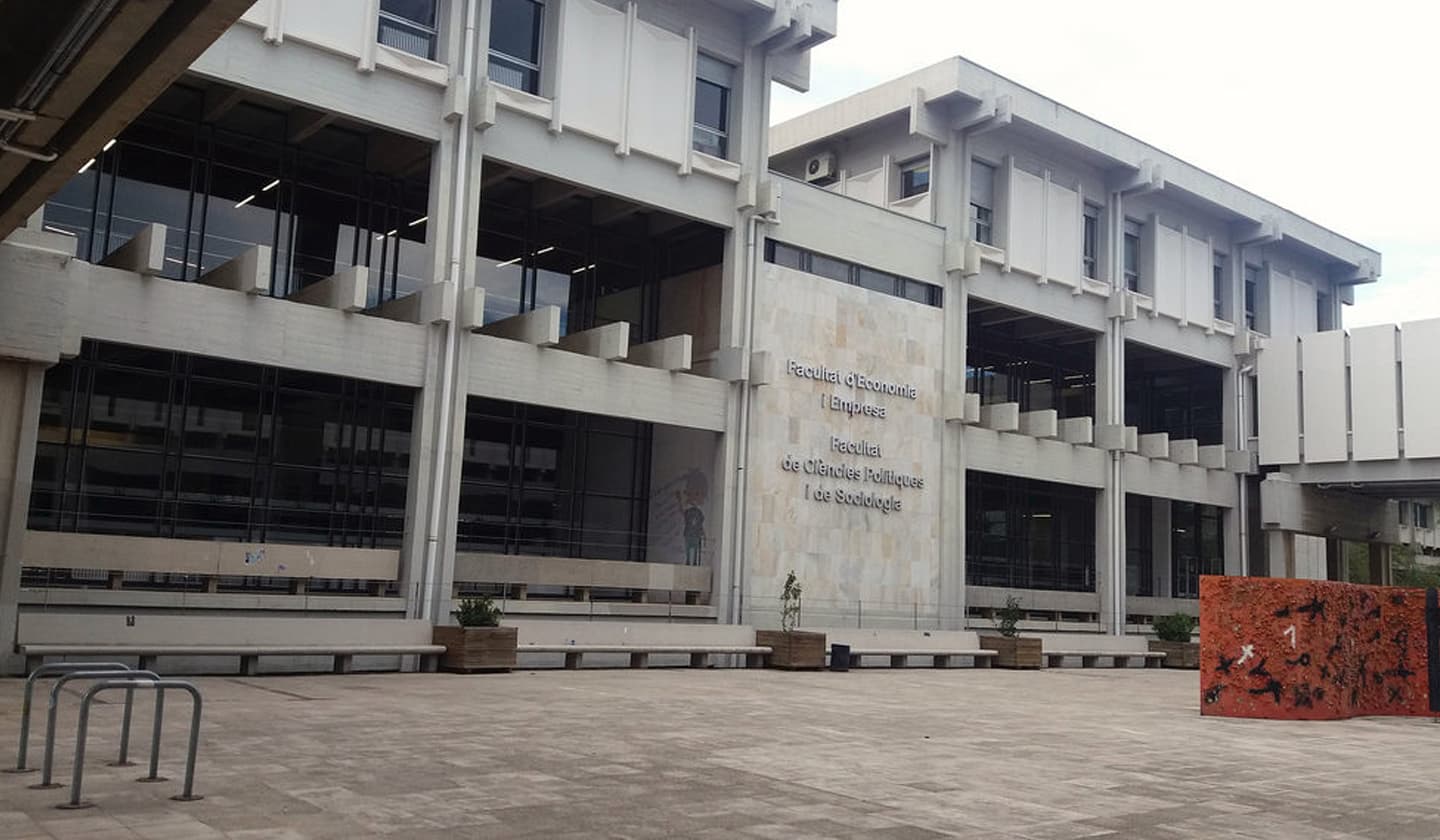 Foto secundaria del campus Facultad de Ciencias Políticas y Sociología