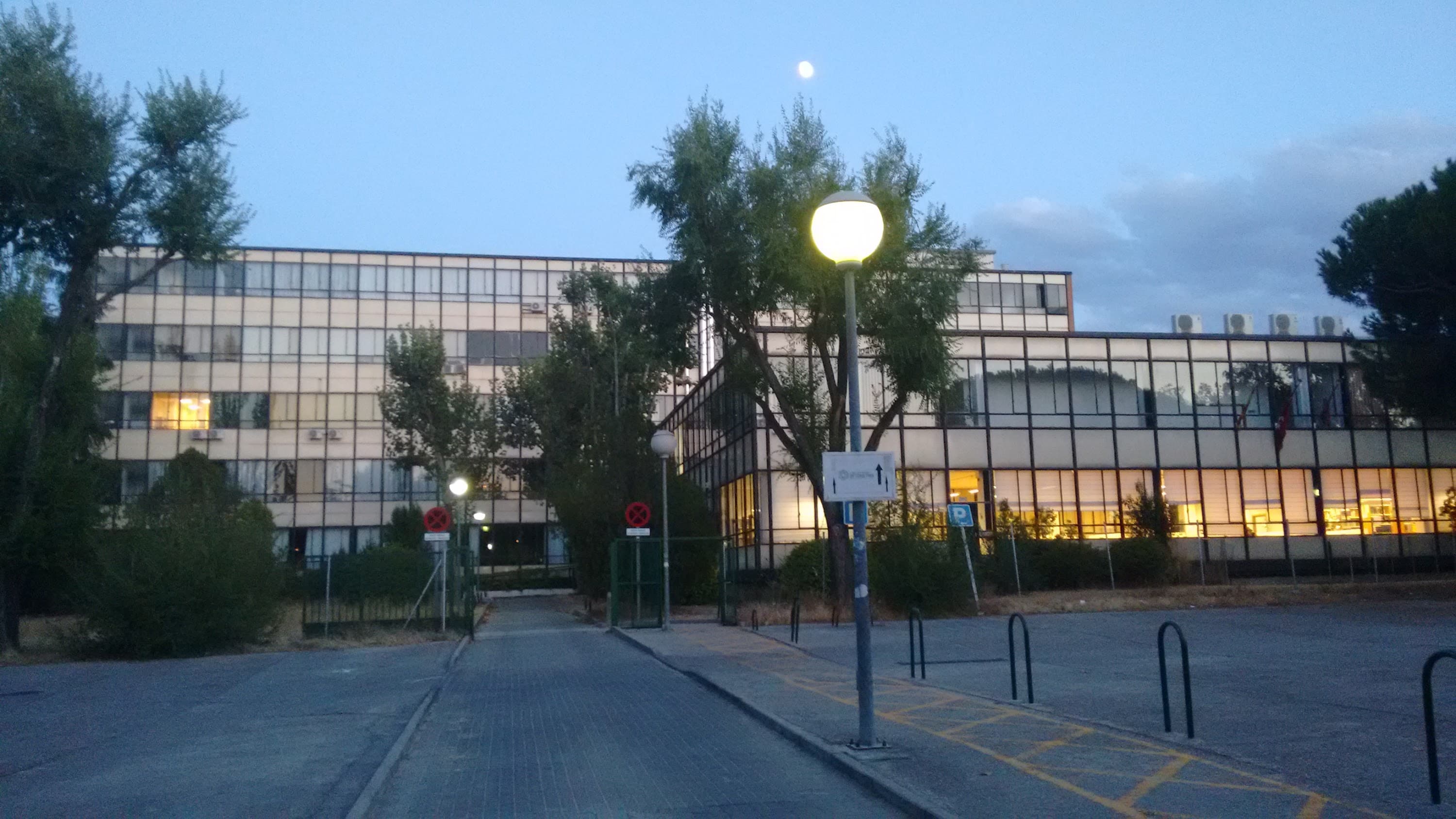 Foto secundaria del campus Facultad de Óptica y Optometría
