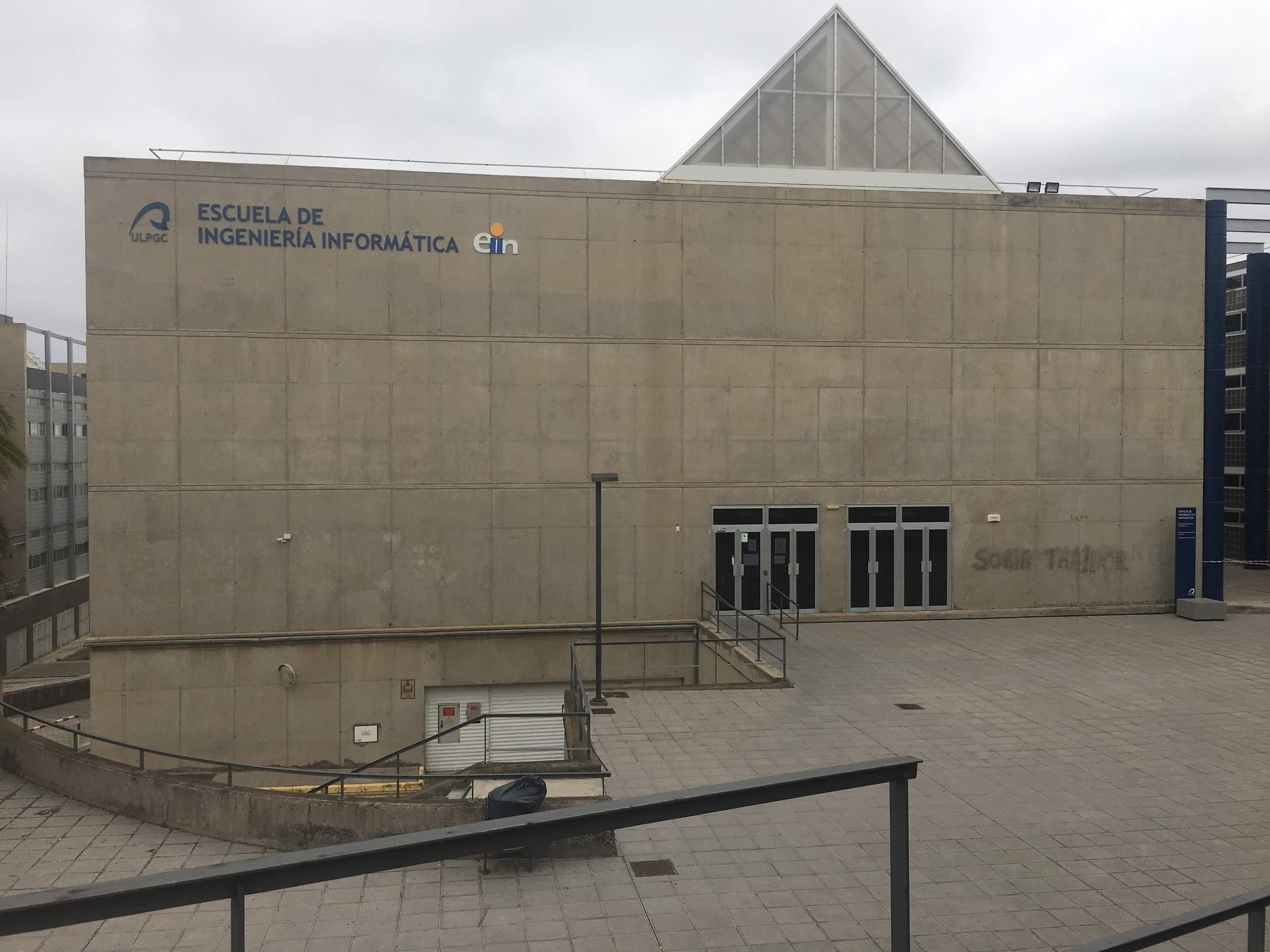 Foto secundaria del campus Escuela de Ingeniería Informática