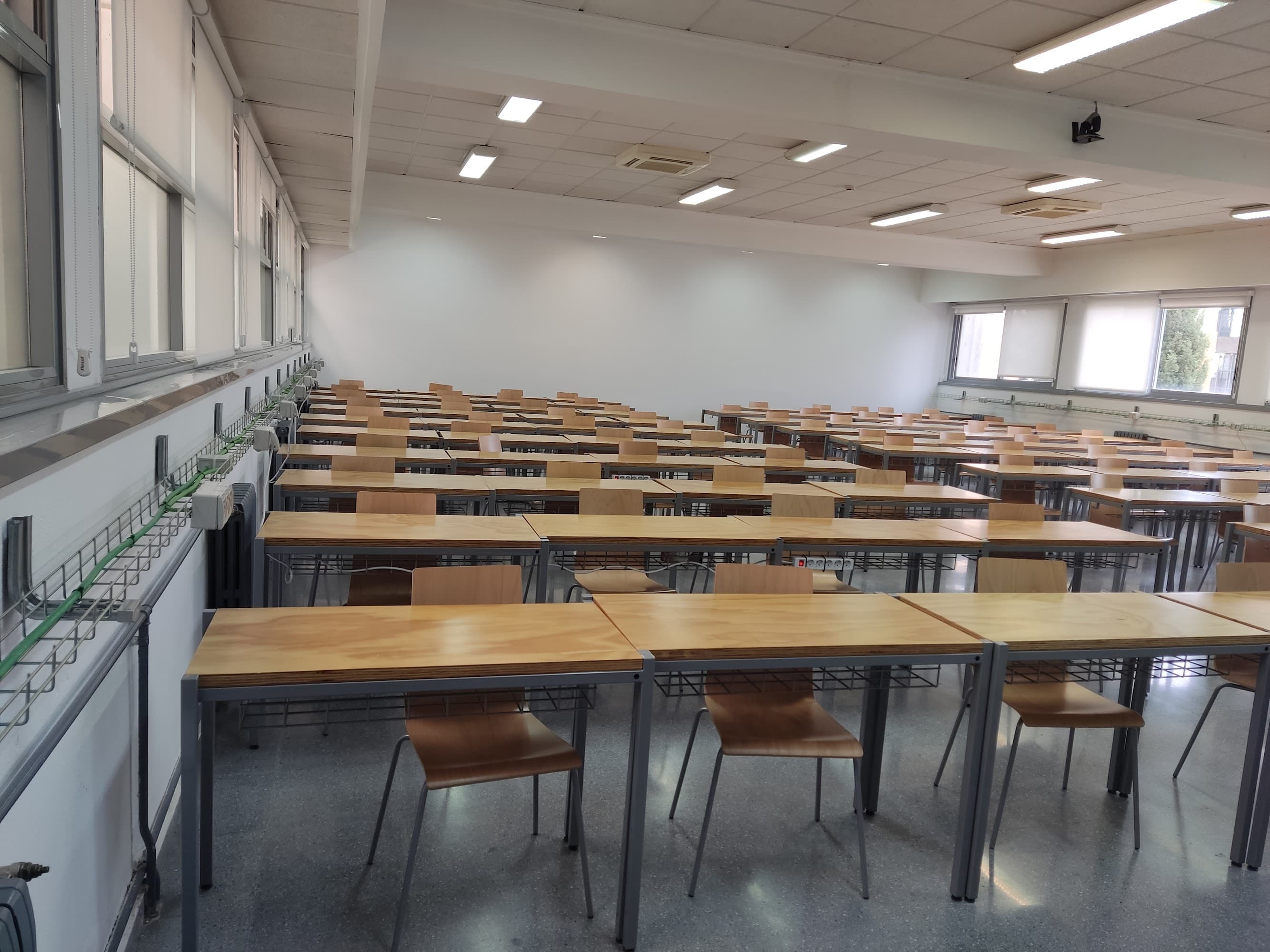 Foto secundaria del campus Escuela Superior de Ingeniería Informática