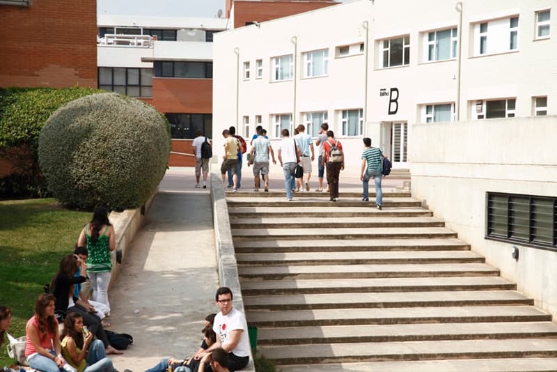 Foto secundaria del campus Centro Florida Universitaria - Mondragón