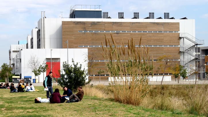 Foto secundaria del campus EETAC - Escuela de Ingeniería de Telecomunicación y Aeroespacial de Castelldefels