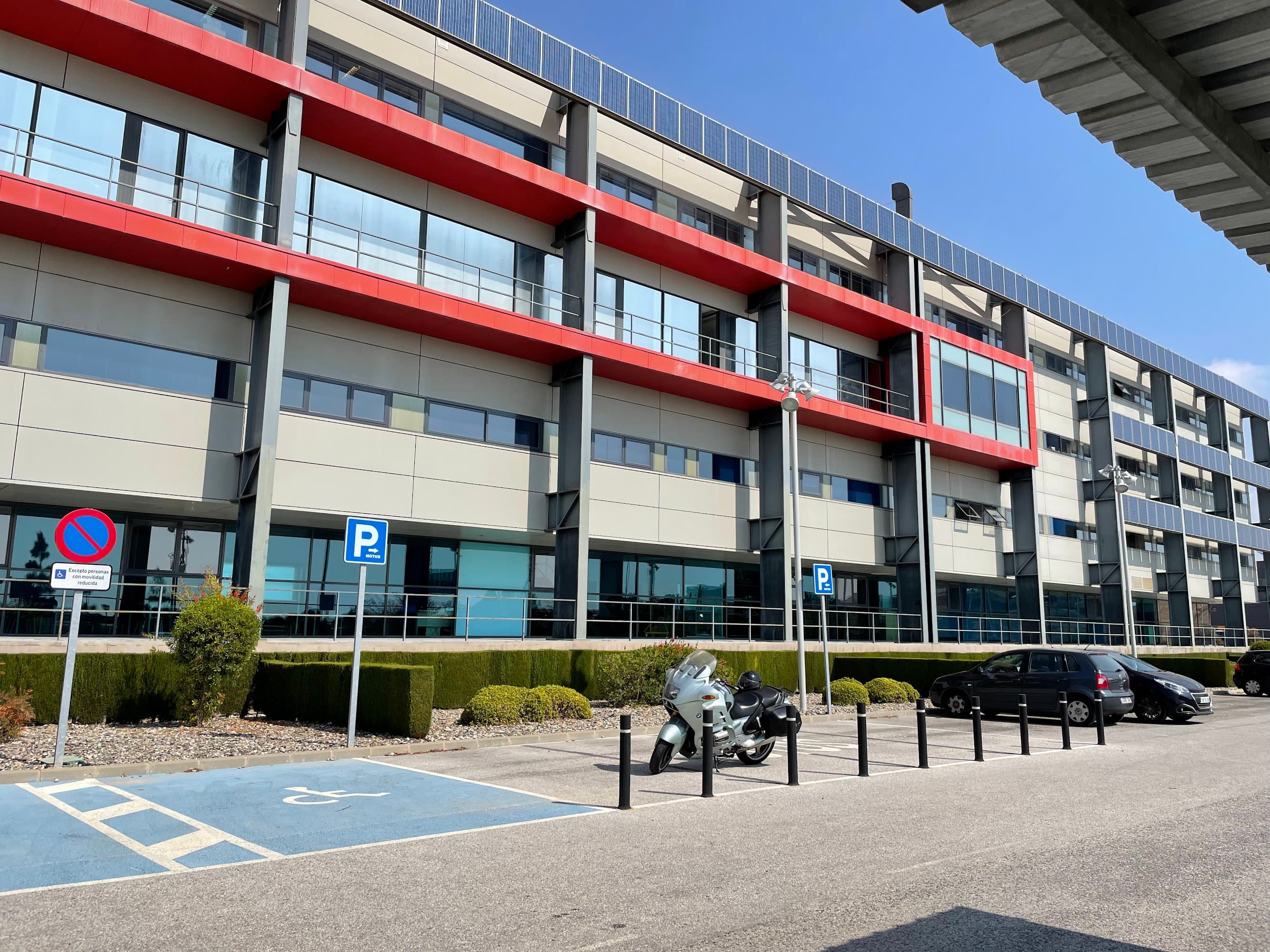 Foto secundaria del campus Escuela de Ingenierías Industriales