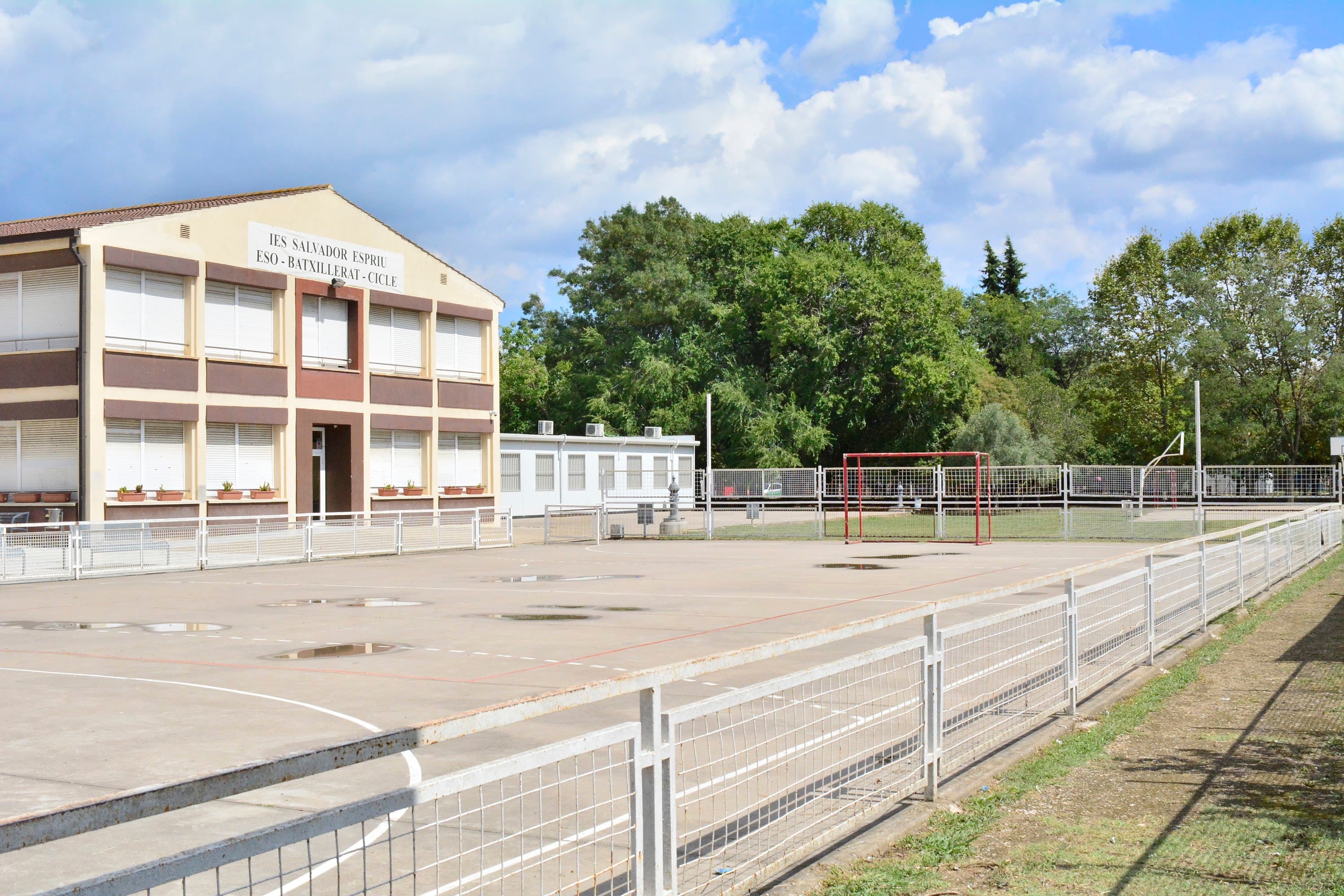 Foto secundaria del campus Institut Salvador Espriu