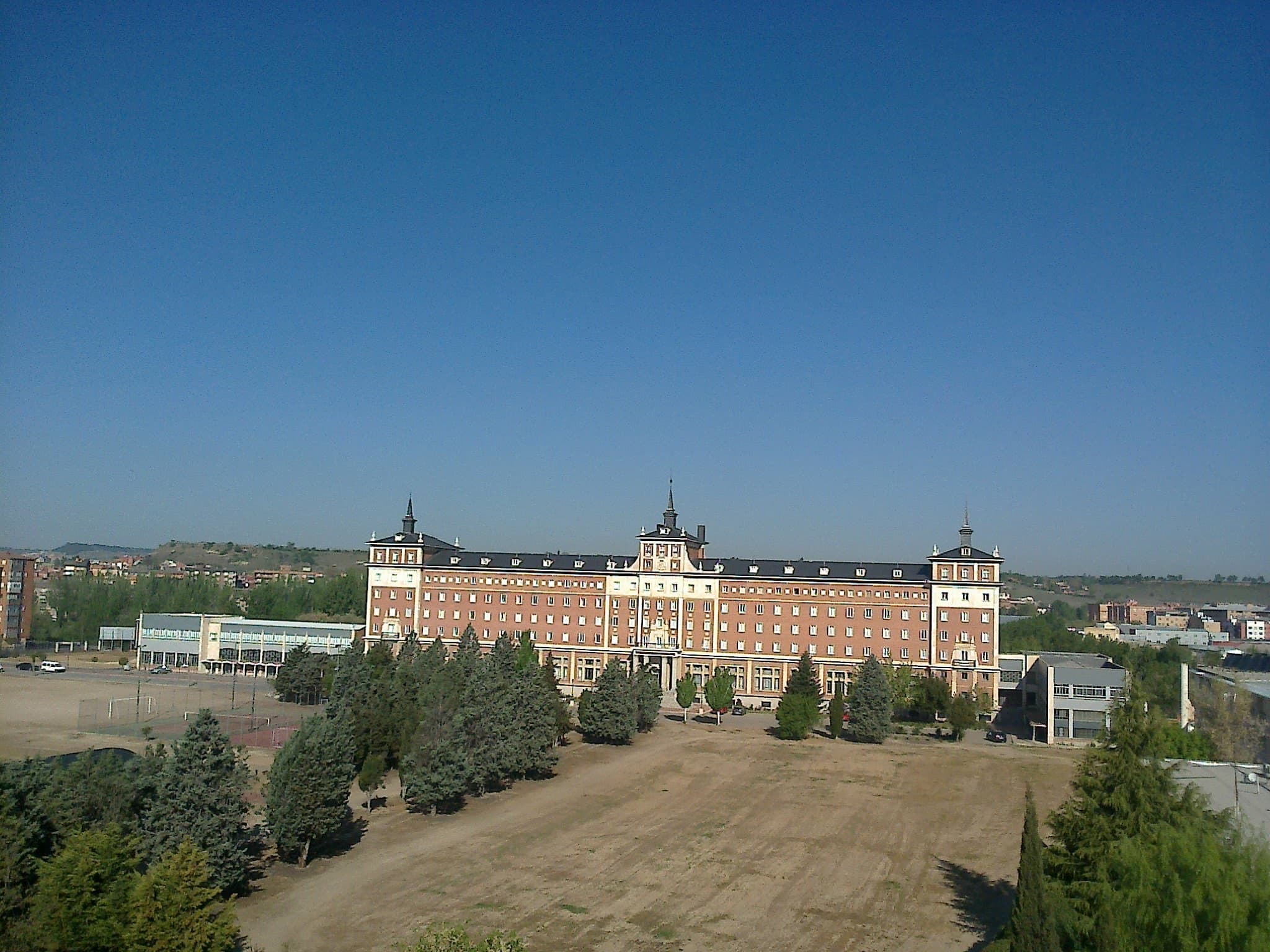 Foto secundaria del campus Escuela Universitaria de Magisterio Fray Luis de León