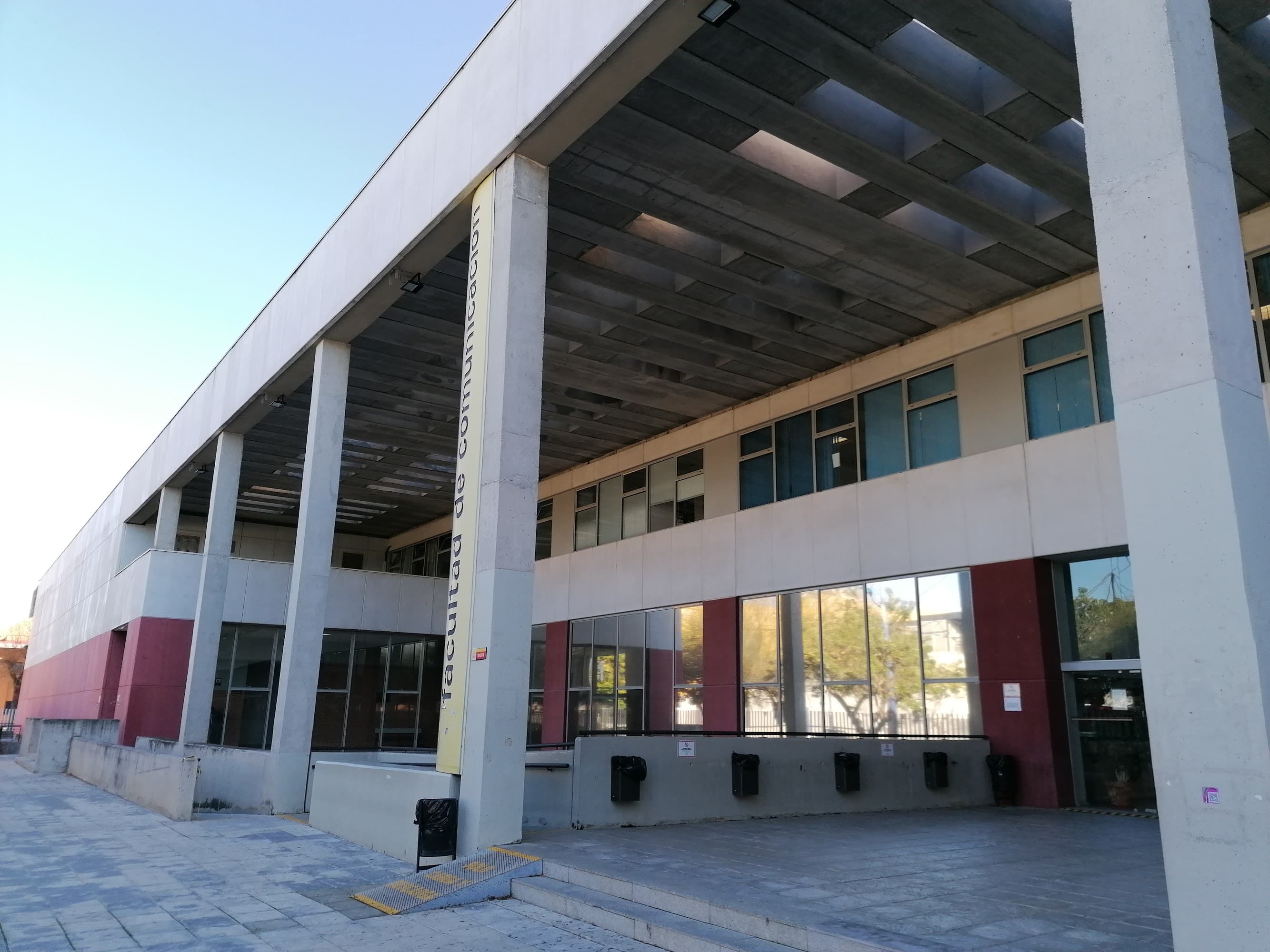 Foto secundaria del campus Facultad de Comunicación