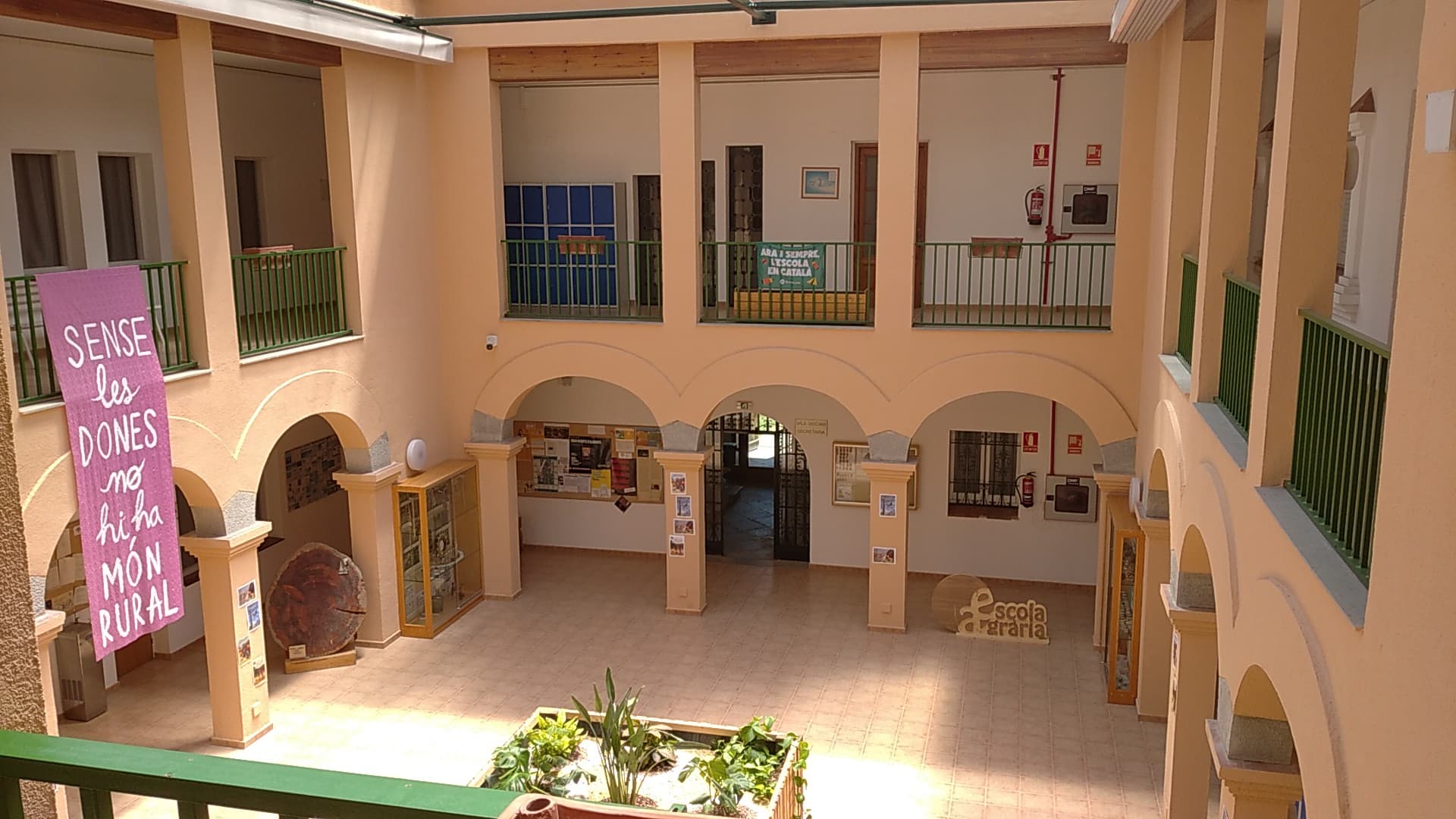 Foto secundaria del campus Escola Agrària i Forestal de Santa Coloma de Farners