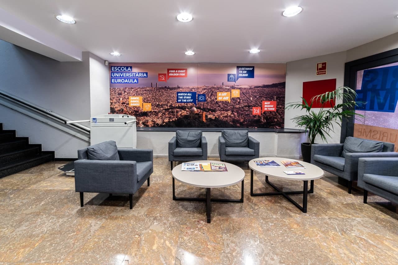 Foto secundaria del campus Escuela Universitaria de Turismo EUROAULA