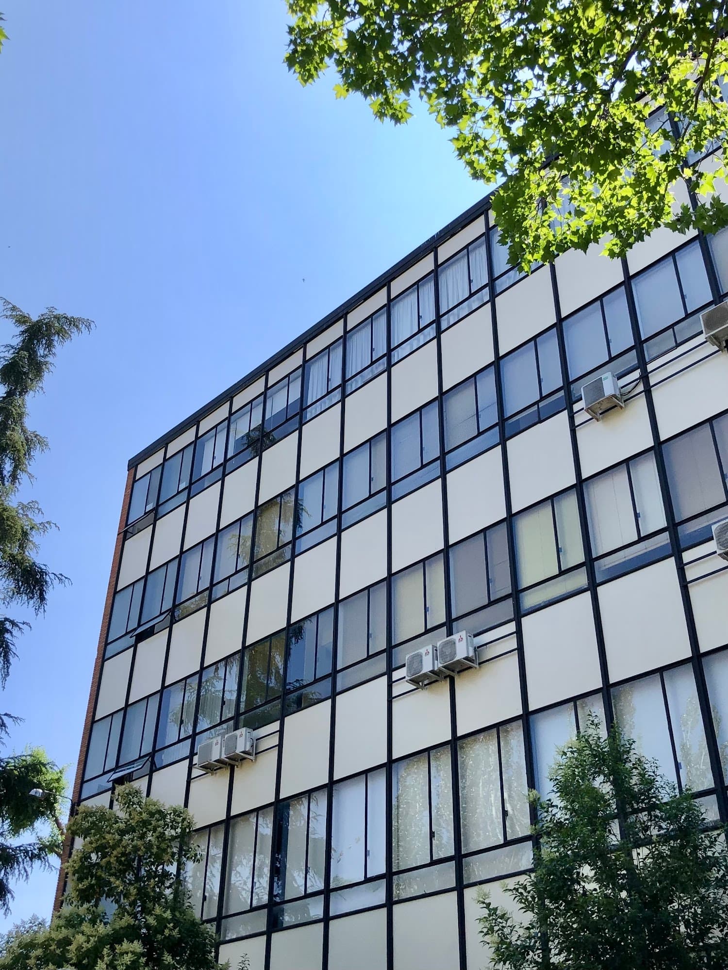 Foto secundaria del campus Facultad de Óptica y Optometría