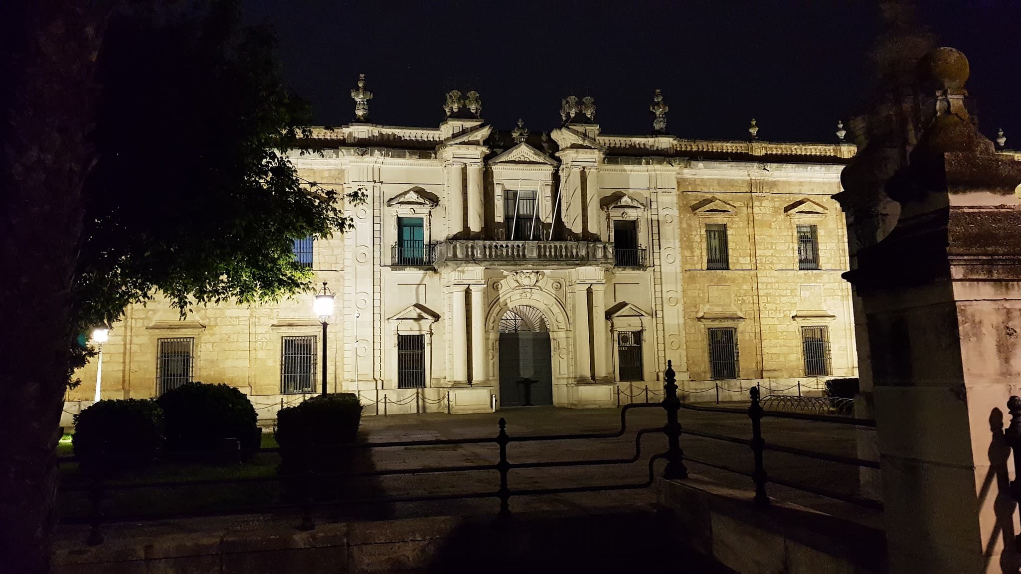 Foto del campus Facultad de Geografía e Historia