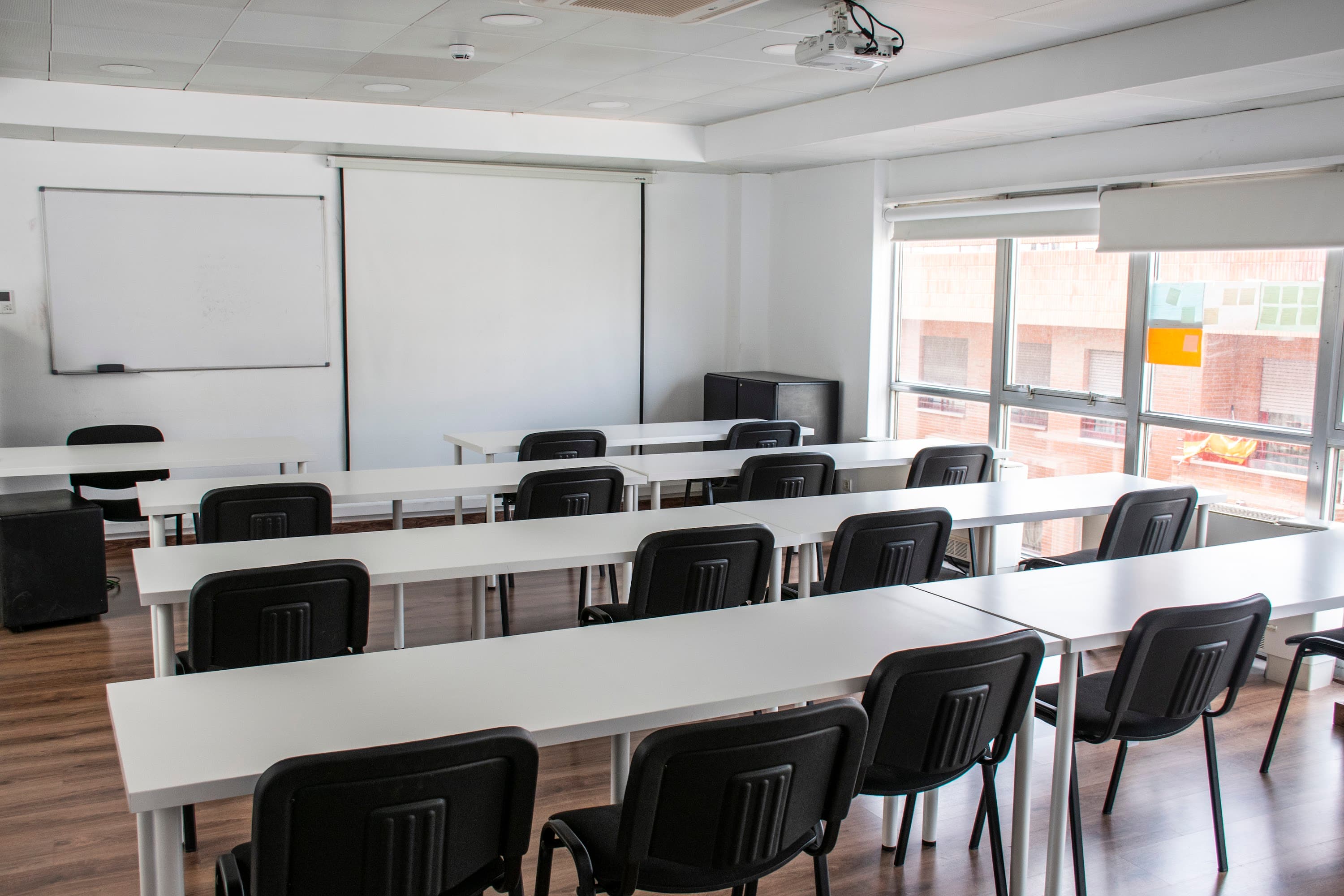 Foto secundaria del campus Instituto Mediterráneo de Estudios de Protocolo