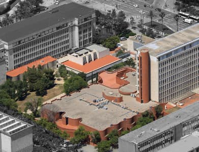 Foto secundaria del campus ETSAB - Escuela Técnica Superior de Arquitectura