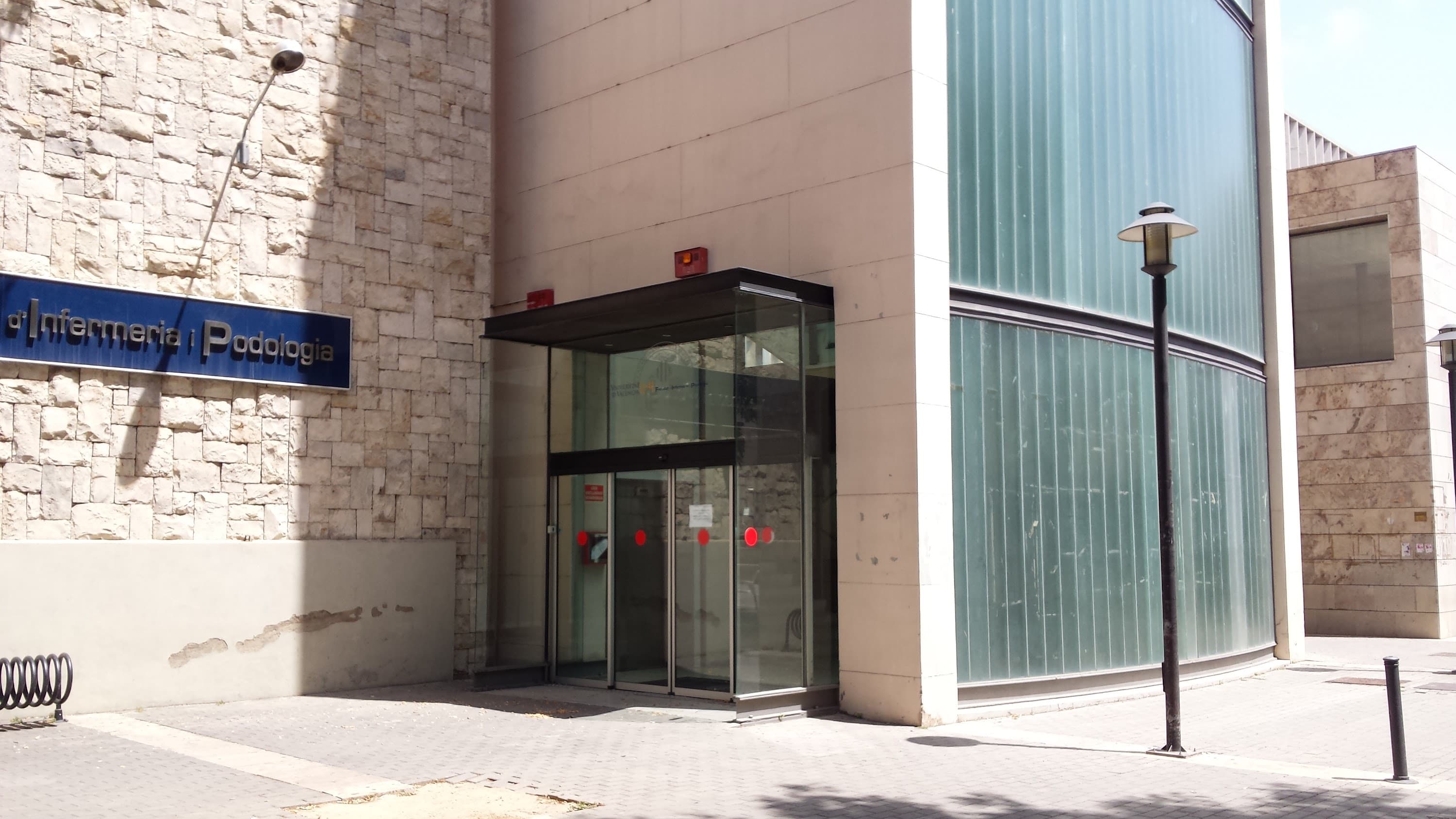 Foto secundaria del campus Facultat d´Infermeria i Podologia