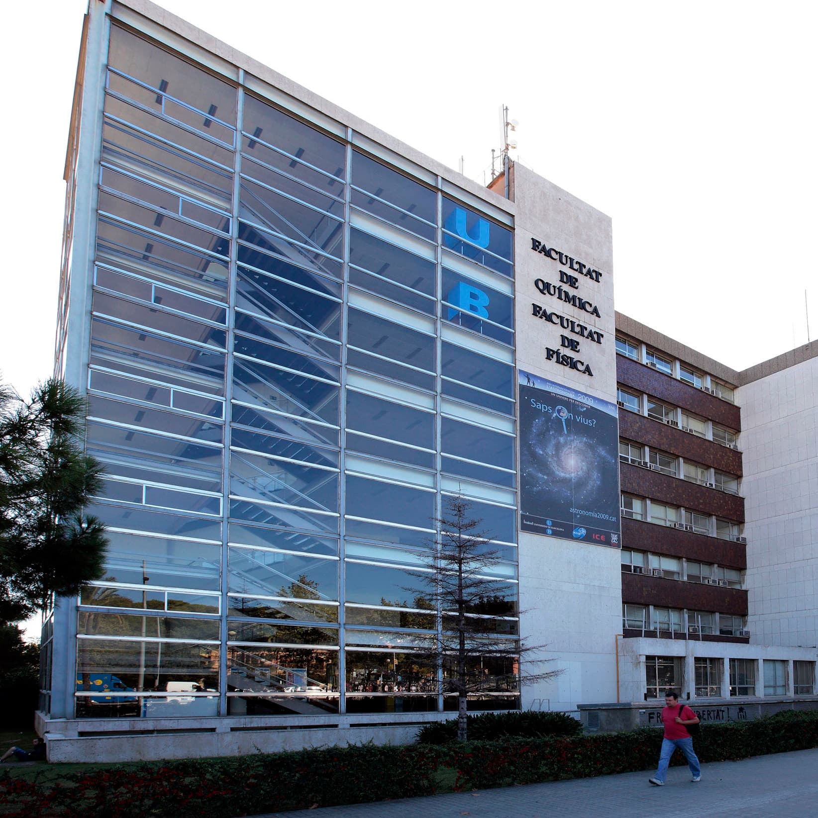 Foto secundaria del campus Facultad de Física