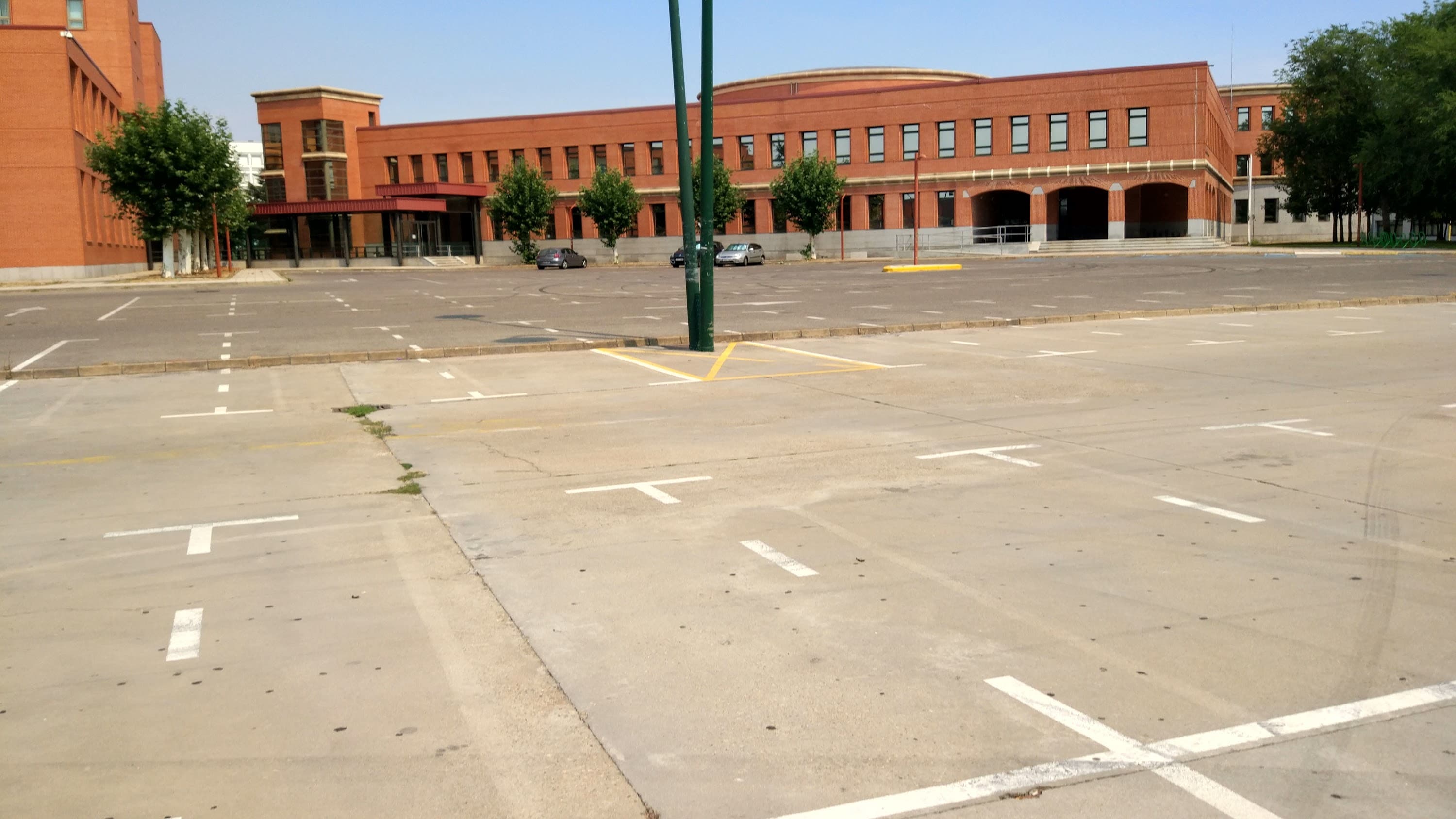 Foto secundaria del campus Escuela de Ingenierías Industrial, Informática y Aeroespacial
